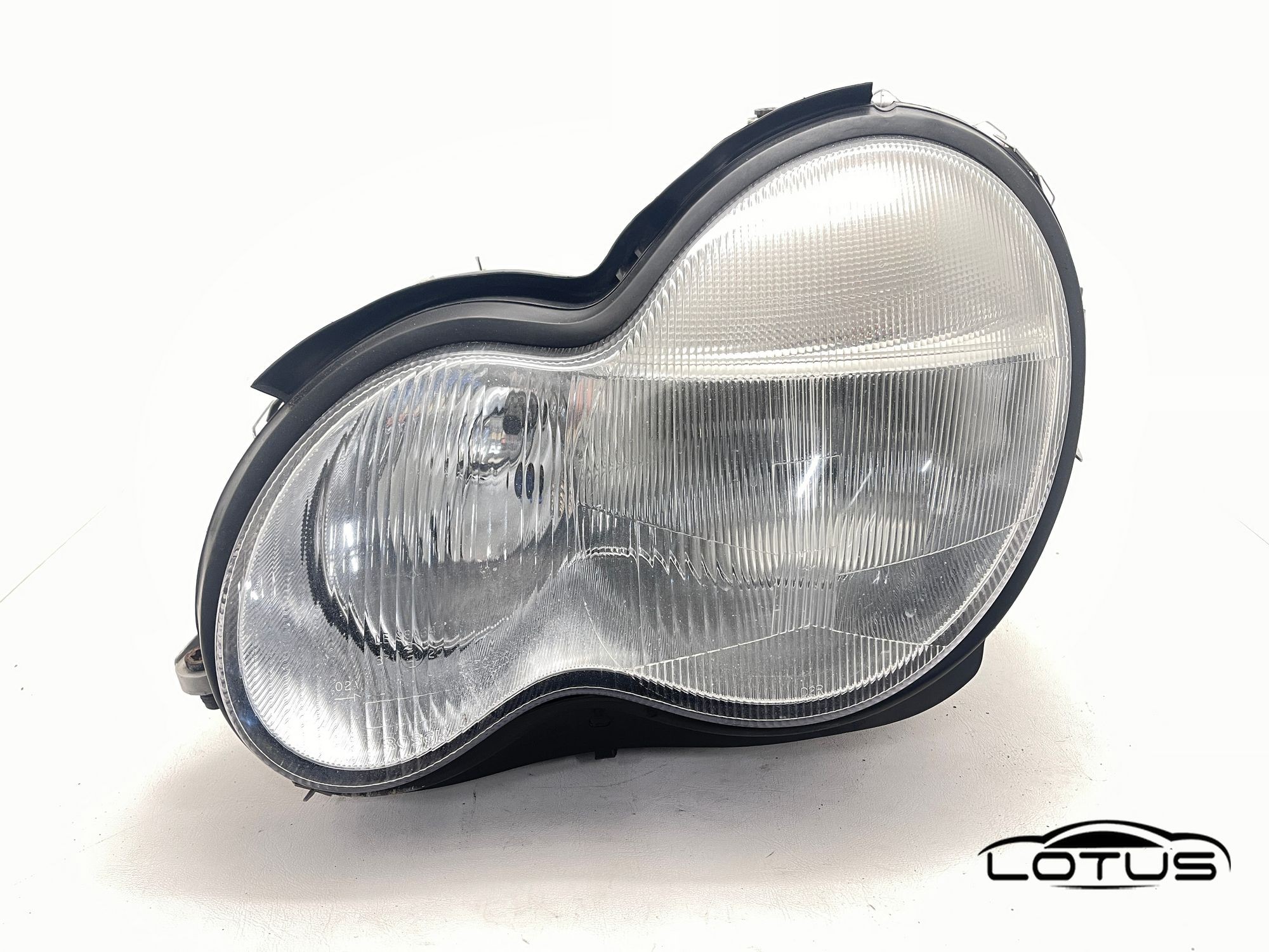 Lijevi far Mercedes C KLASA W203 2000-2004 XENON