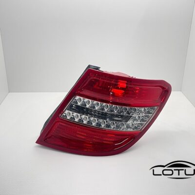 Desna štoplampa LED Mercedes C KLASA W204 07-11