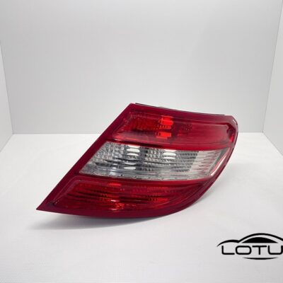 Desna štoplampa Mercedes C KLASA W204 07-11