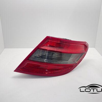 Desna štoplampa Mercedes C KLASA W204 07-11