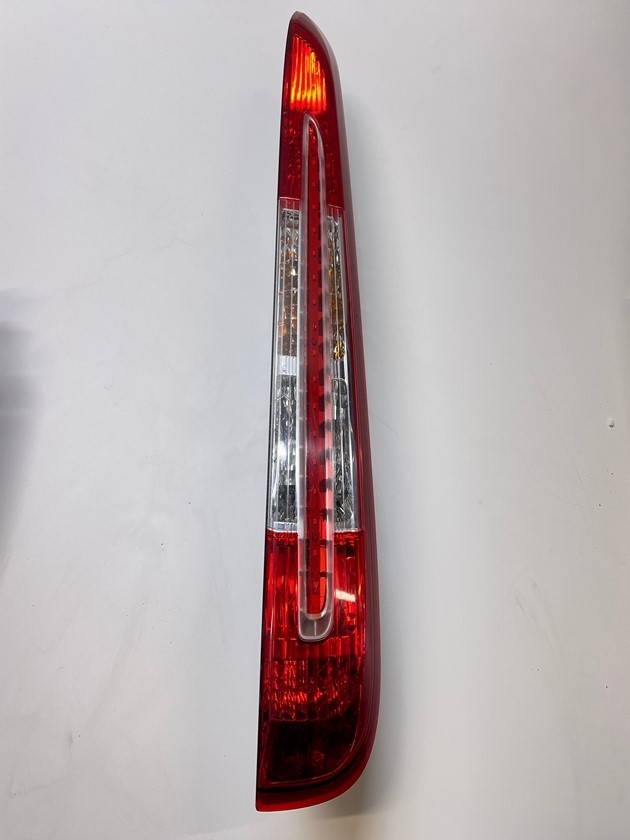 Desna štoplampa Ford C MAX 2007-2010
