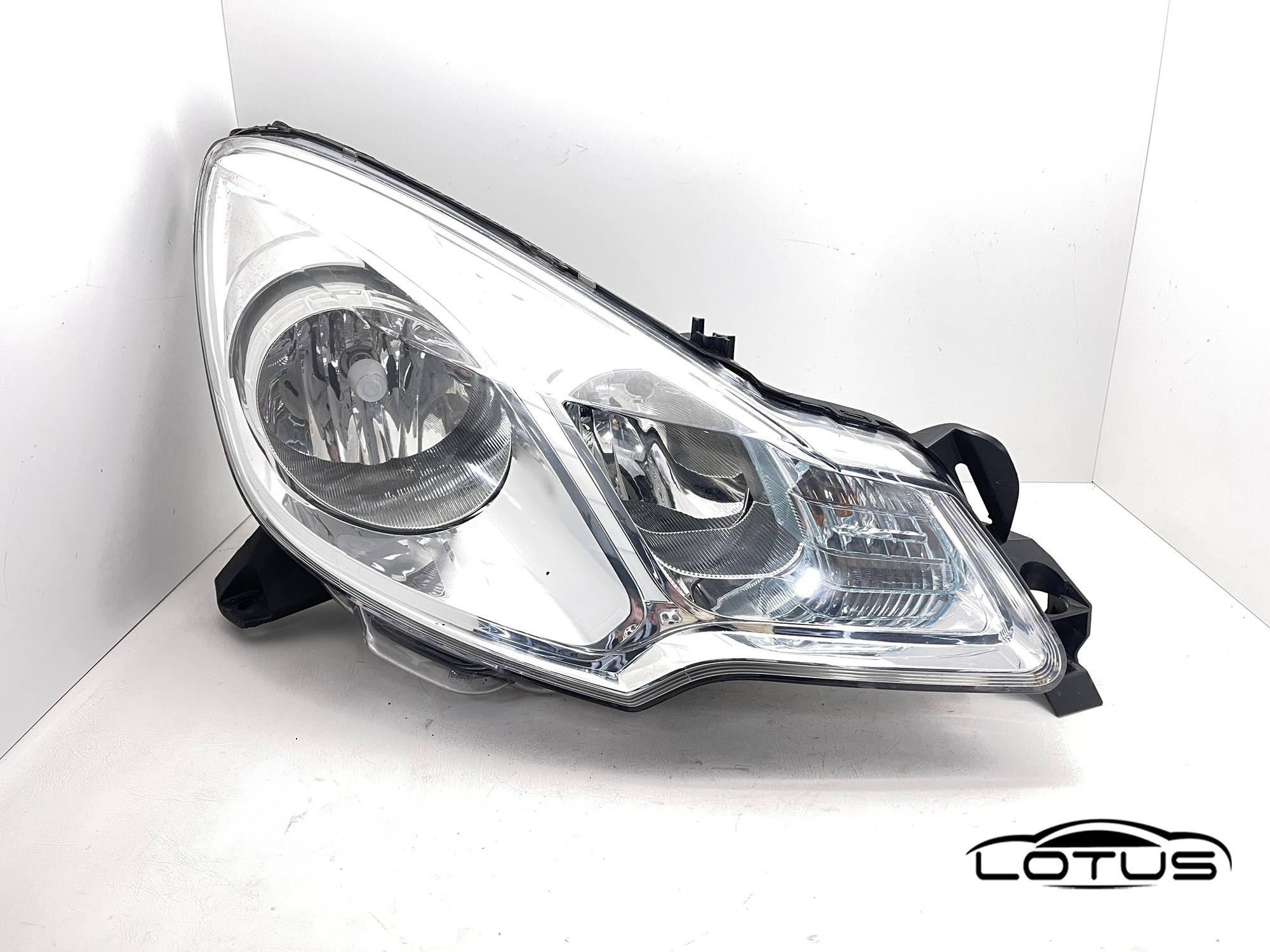 Desni far Citroen C3 2010-2013