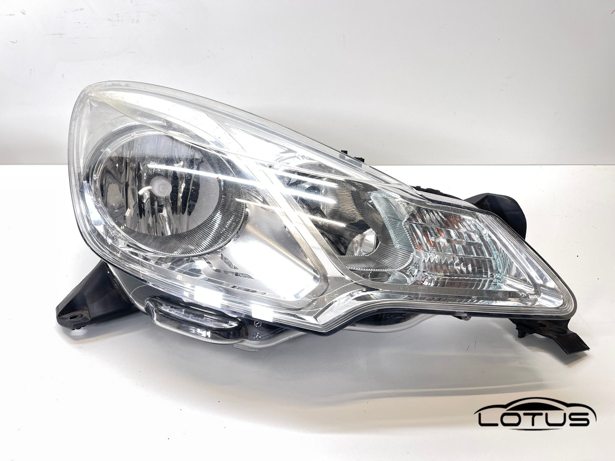 Desni far, farovi Citroen C3 2010-2013
