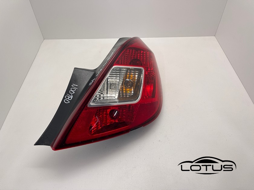 Desna štoplampa Opel Corsa D 4V 06-14