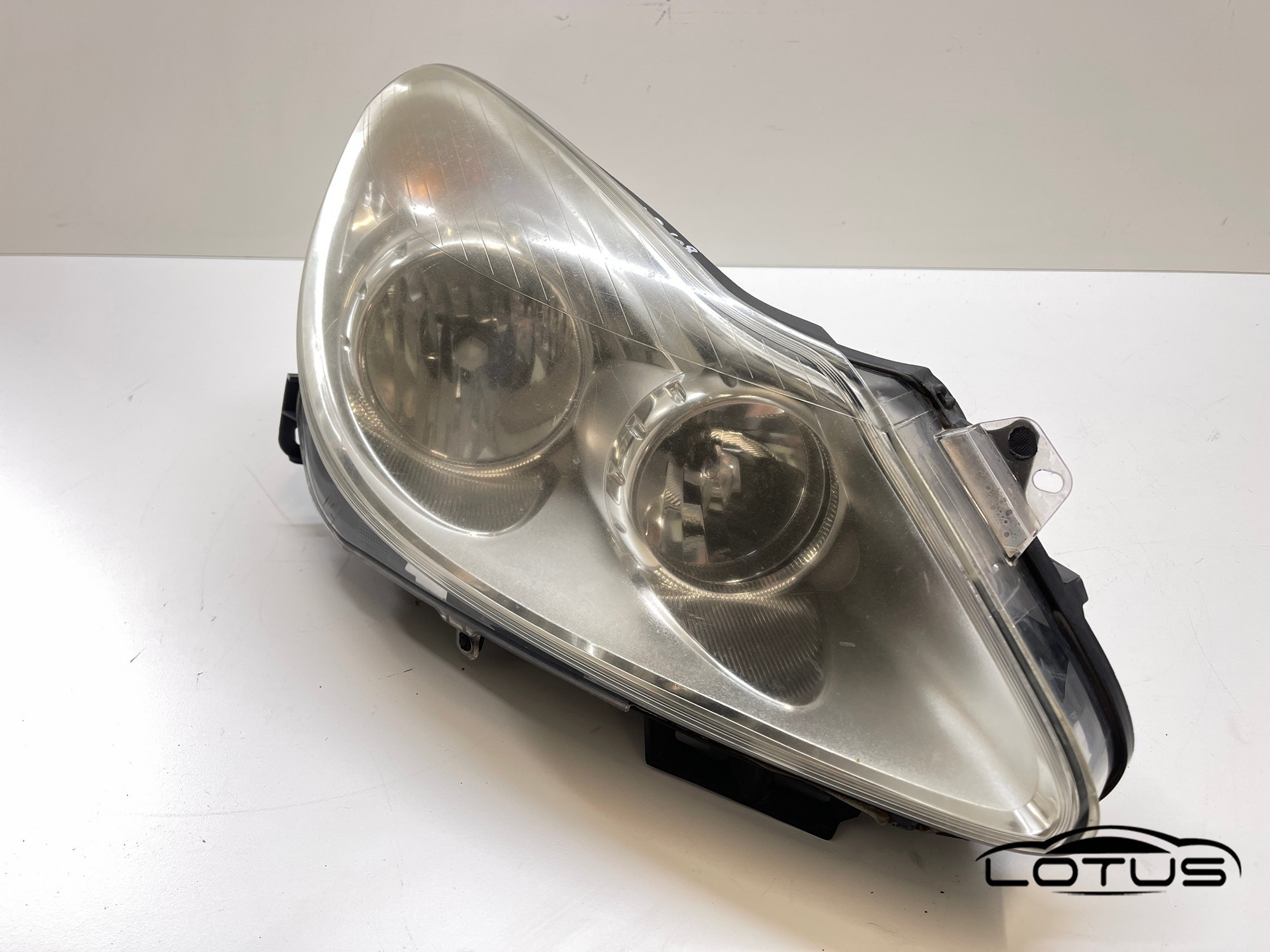 Desni far Opel CORSA D 2006-2011 13186382 EF