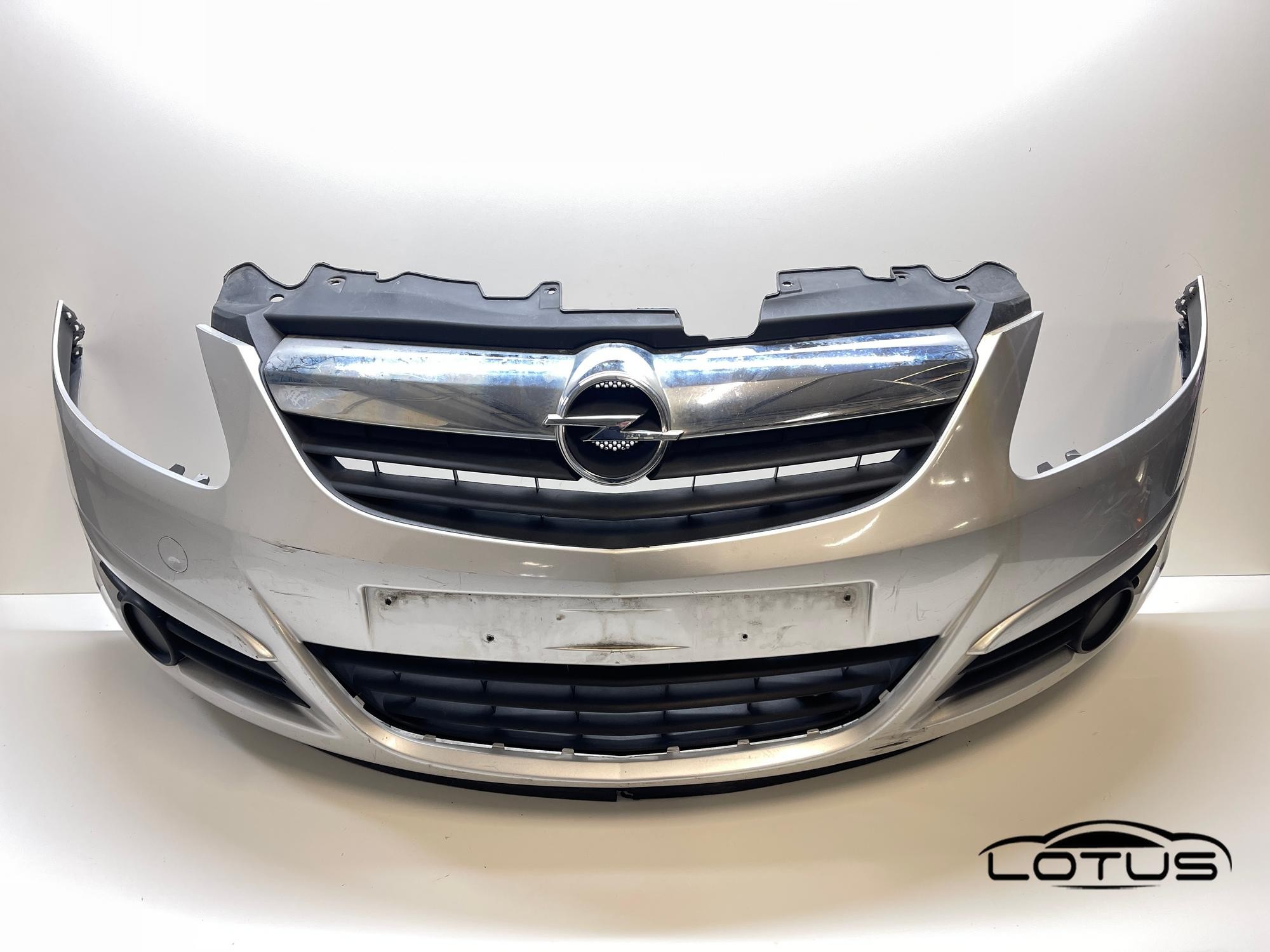 Prednji branik Opel CORSA D 2006-2011
