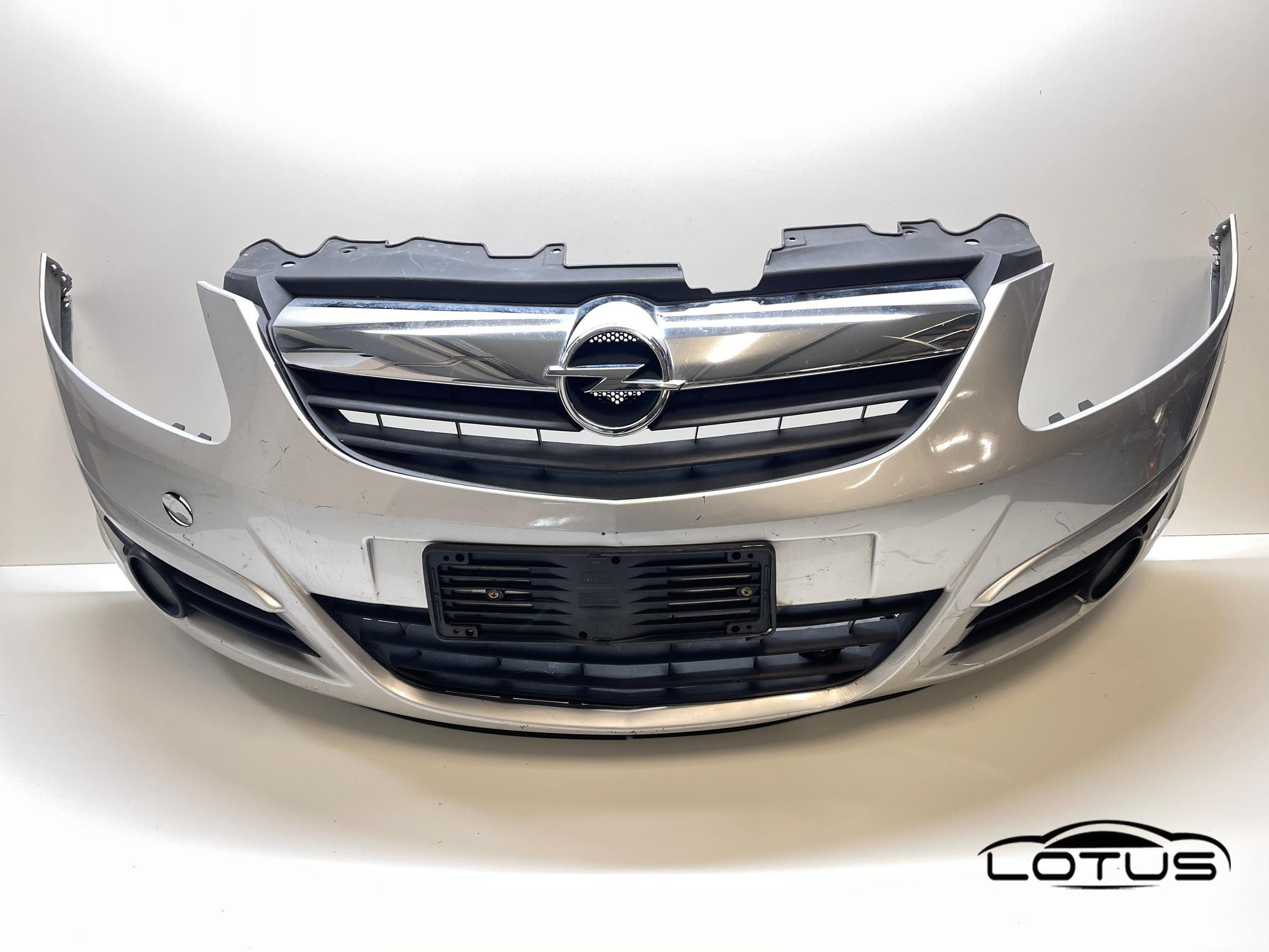 Prednji branik Opel CORSA D 2006-2011