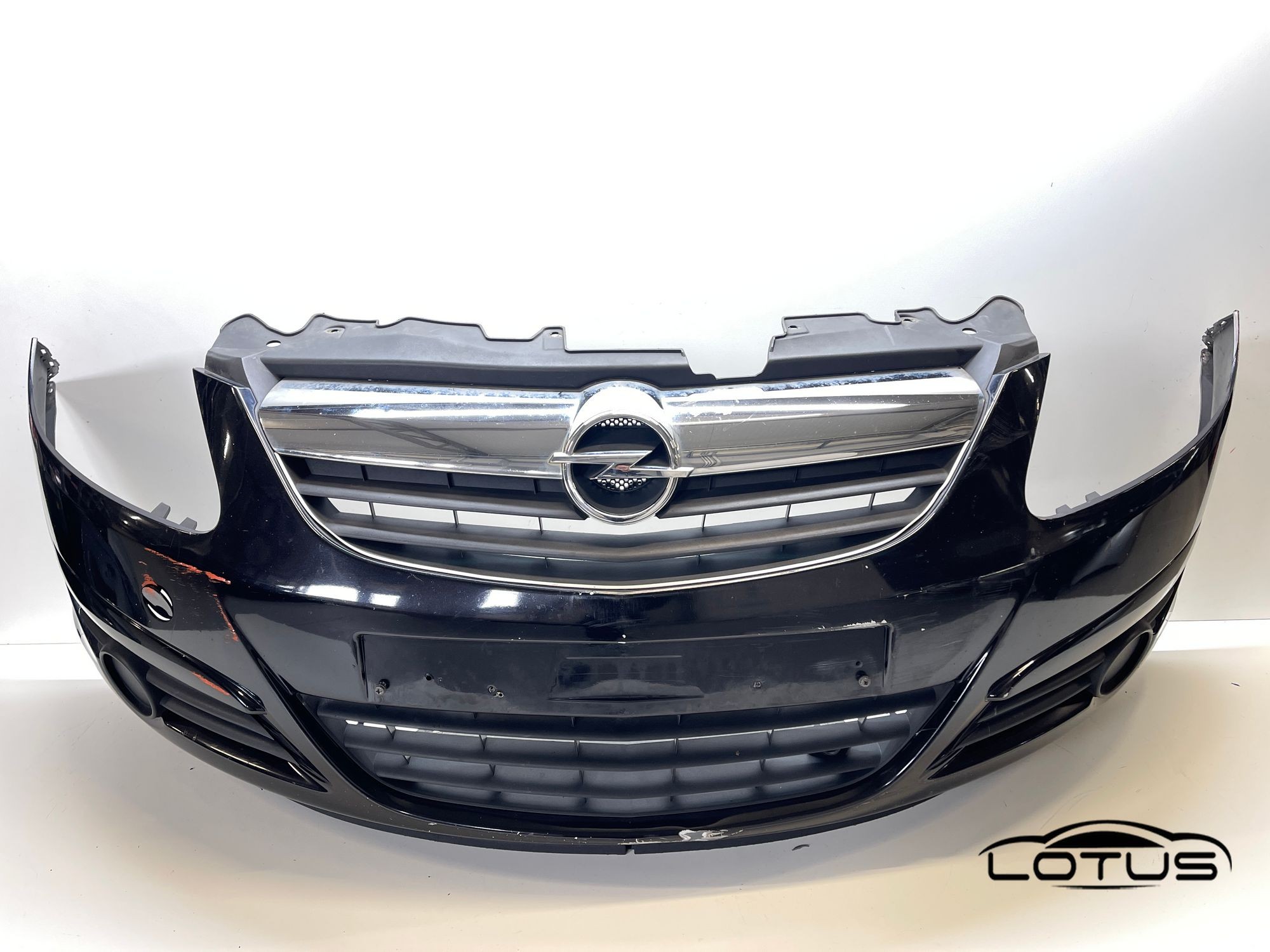 Prednji branik Opel CORSA D 2006-2012