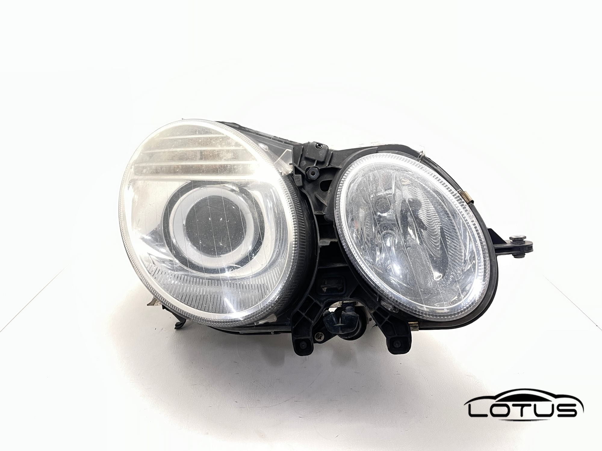 Desni far XENON Mercedes E KLASA W211 2002-2006
