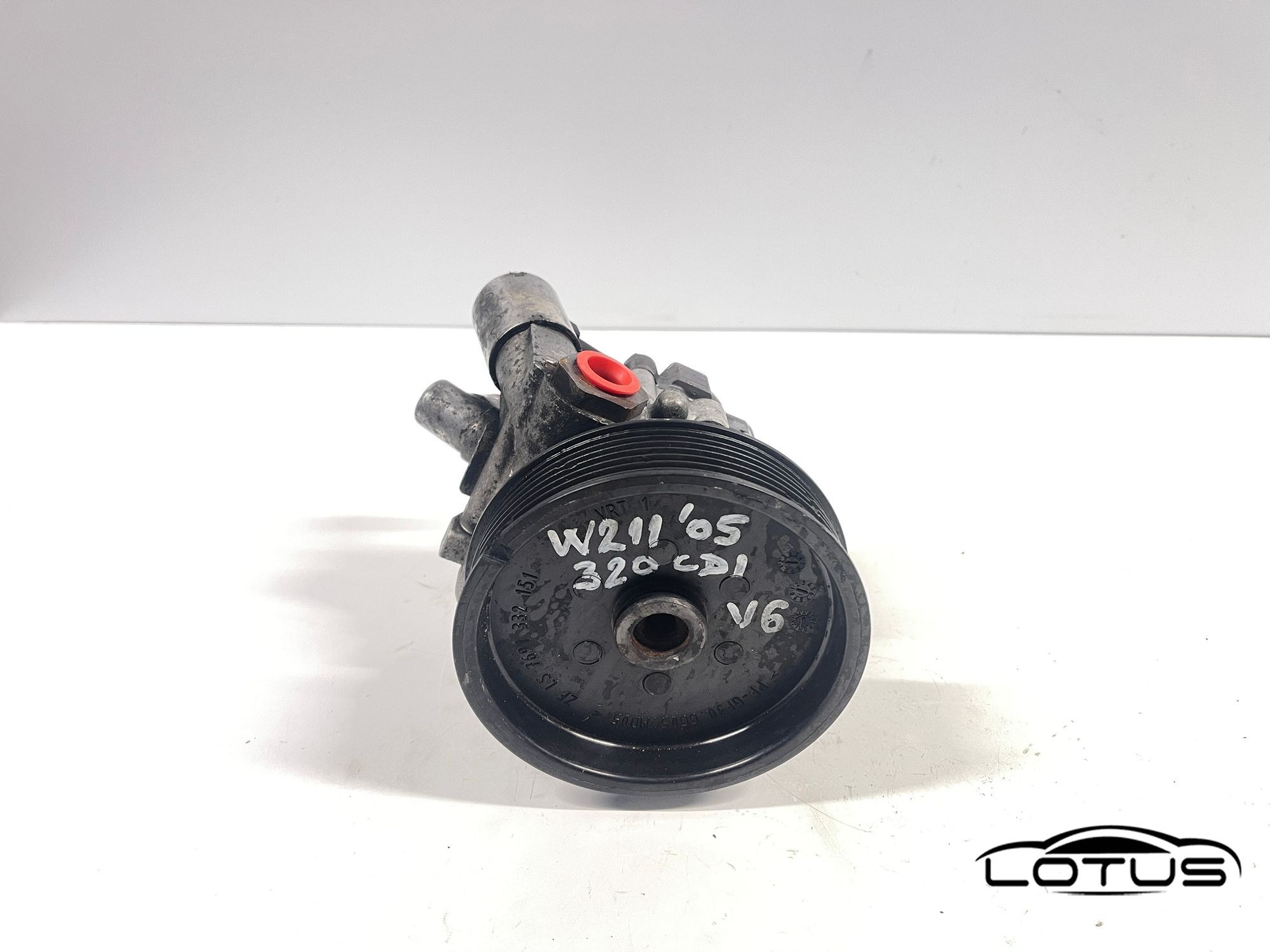 Servo pumpa Mercedes E KLASA W211 320CDI V6 A0044664201