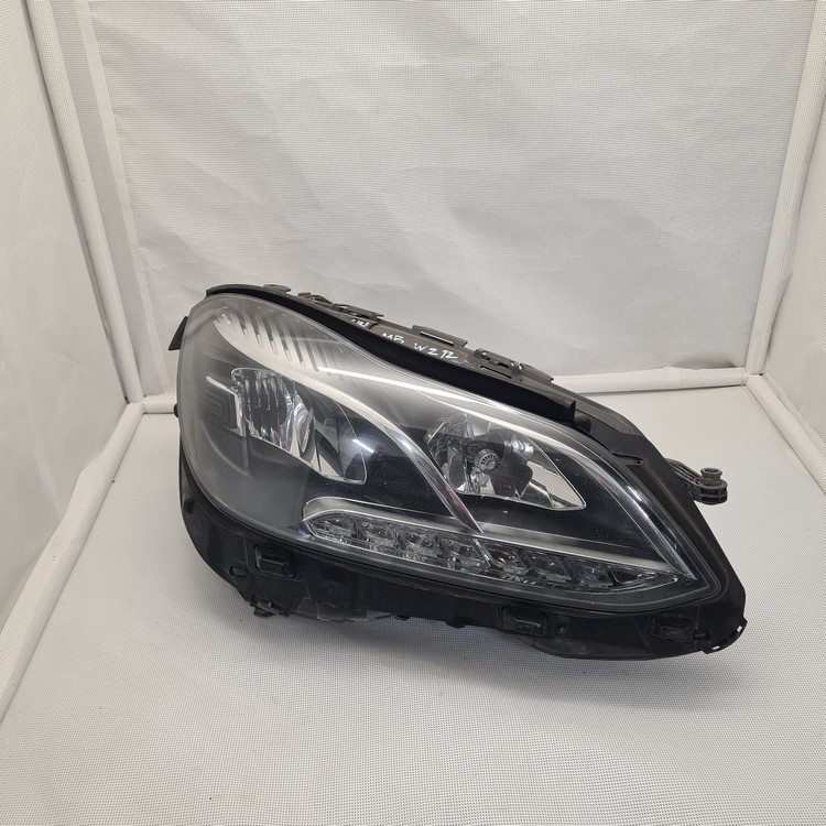 Desni far, farovi Mercedes E Klasa, W212 2013-2016