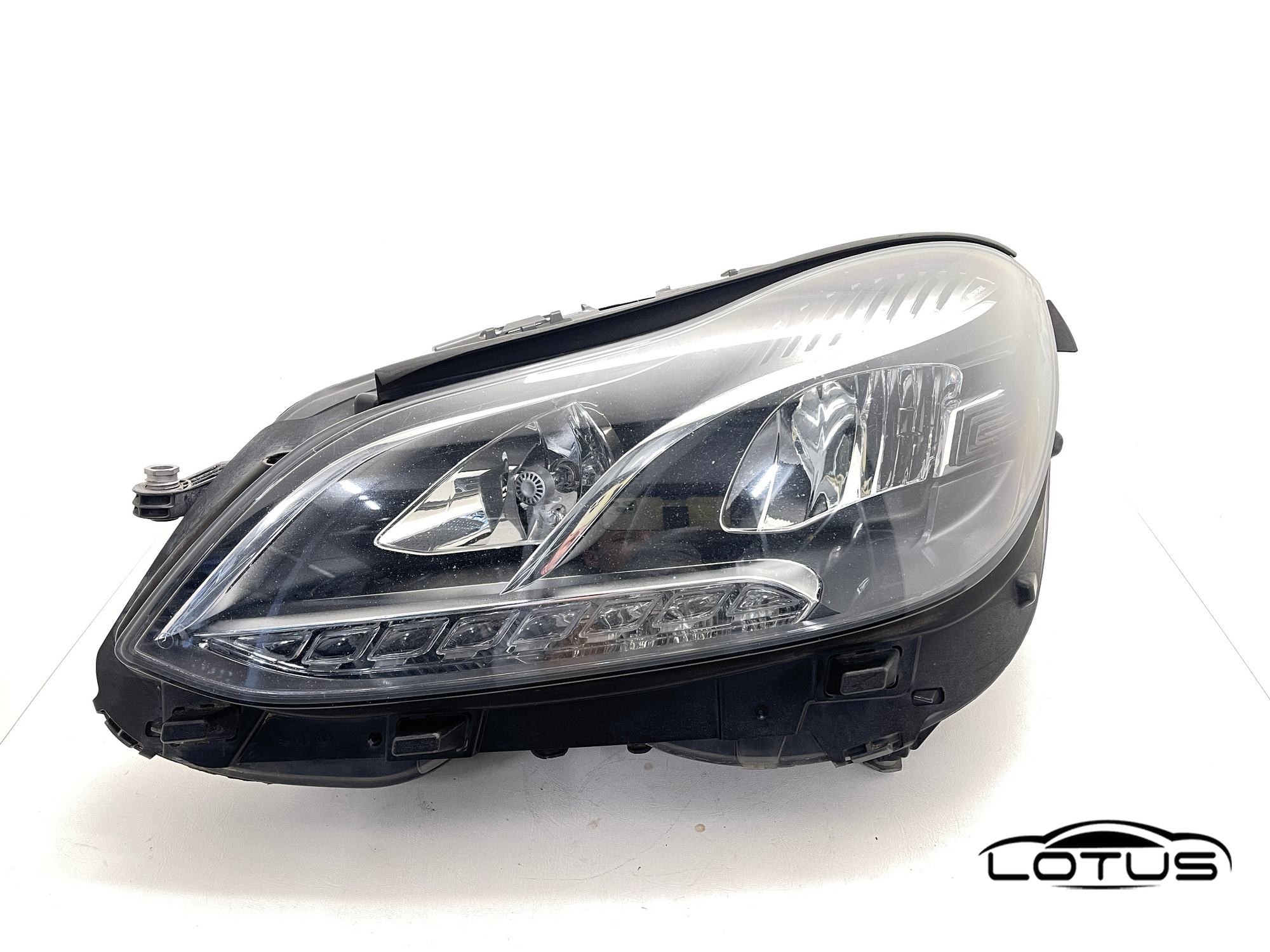 Lijevi far, farovi Mercedes E KLASA W212 13-16 FACELIFT
