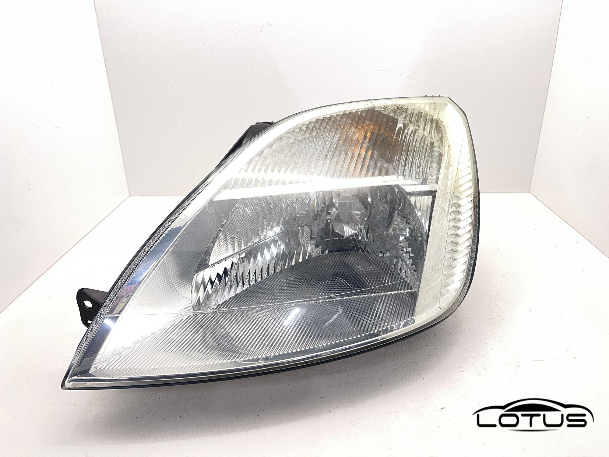 Lijevi far, farovi Ford FIESTA 2002-2005
