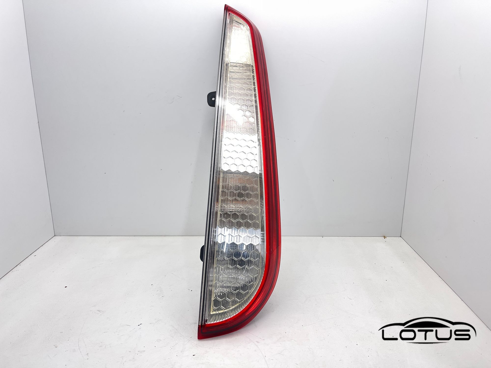Desna štoplampa Ford FOCUS 2 2008-2011 KARAVAN