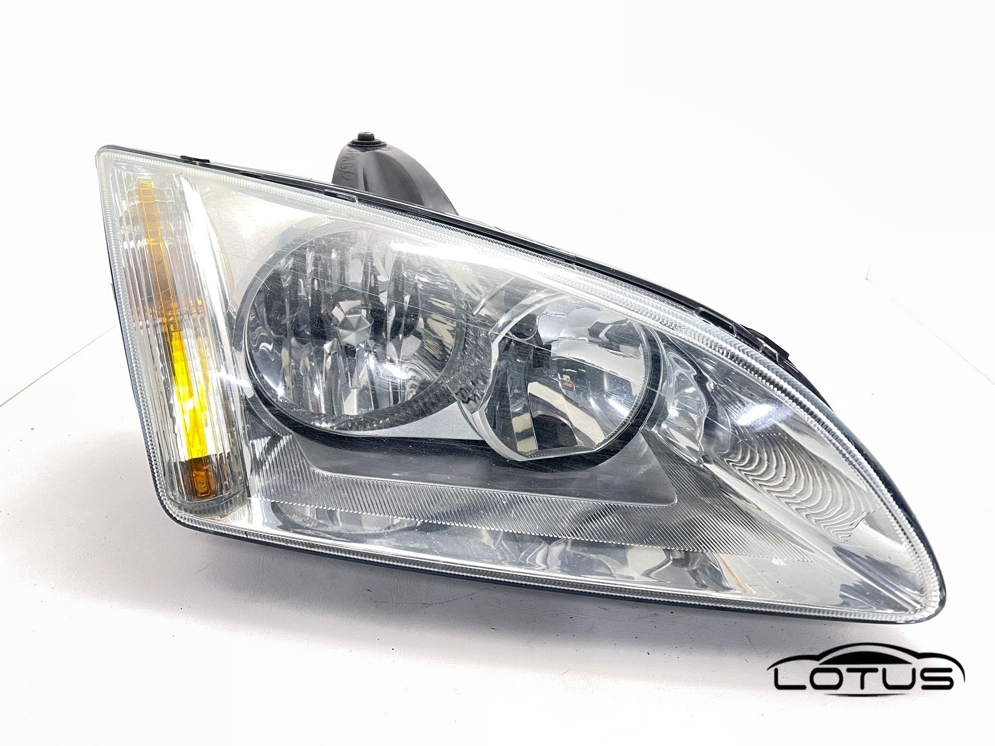 Desni far, farovi Ford FOCUS 2 2005-2008