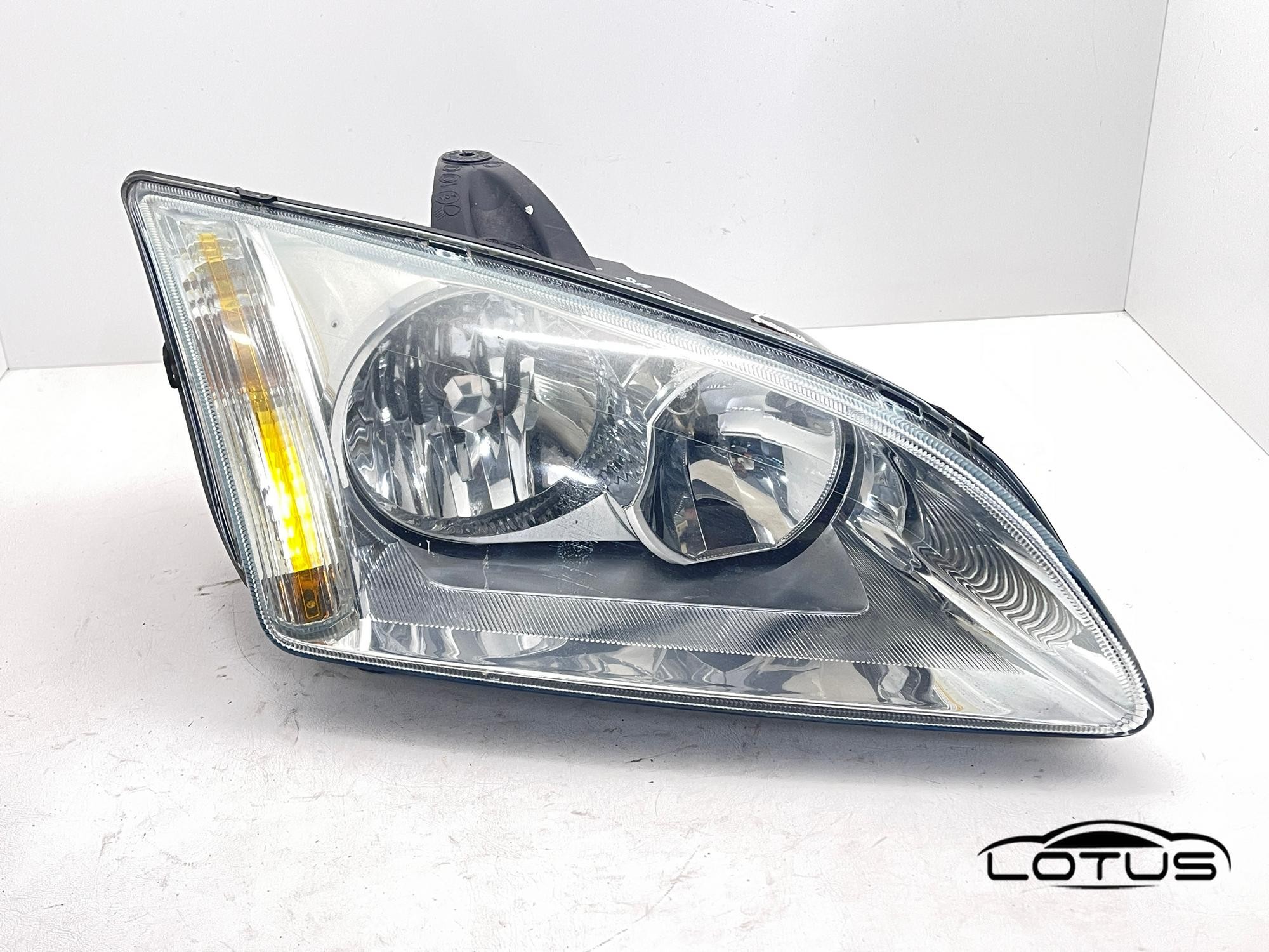 Desni far Ford FOCUS 2 2005-2008
