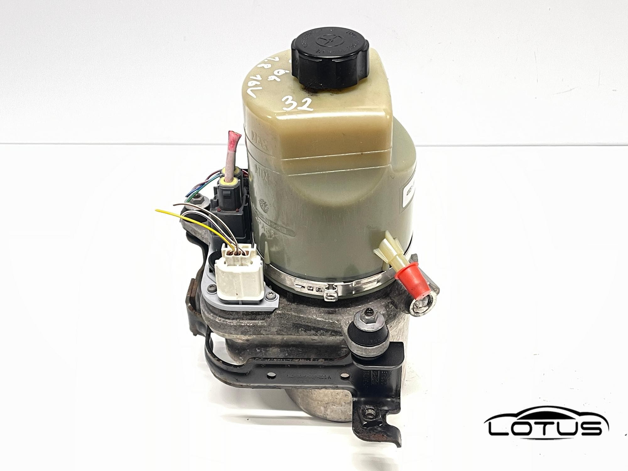 Servo pumpa Ford FOCUS 2 4M513K514BD