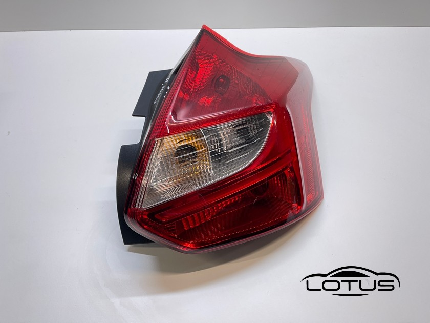 Desna štoplampa Ford FOCUS 11-15