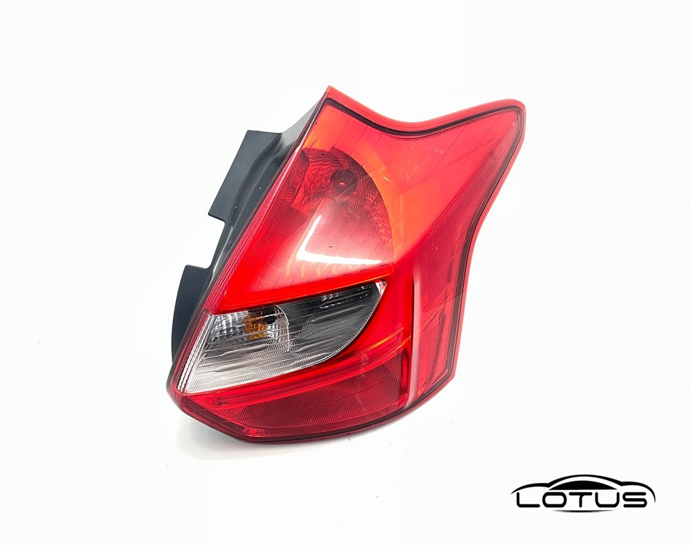 Desna štoplampa Ford FOCUS 2011-2015