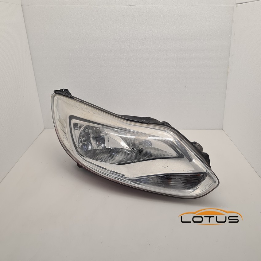 Desni far, farovi Ford Focus 2011-2015