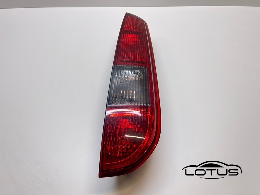 Desna štoplampa Ford FOCUS KARAVAN 05-08