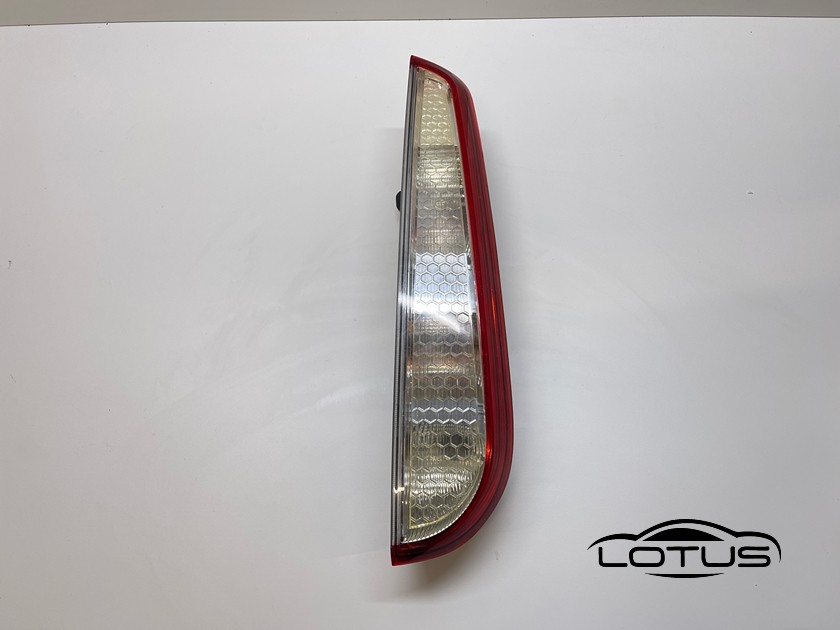 Desna štoplampa Ford FOCUS KARAVAN 08-11