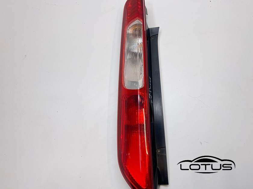 Lijeva štoplampa Ford FOCUS KARAVAN 2005-2008