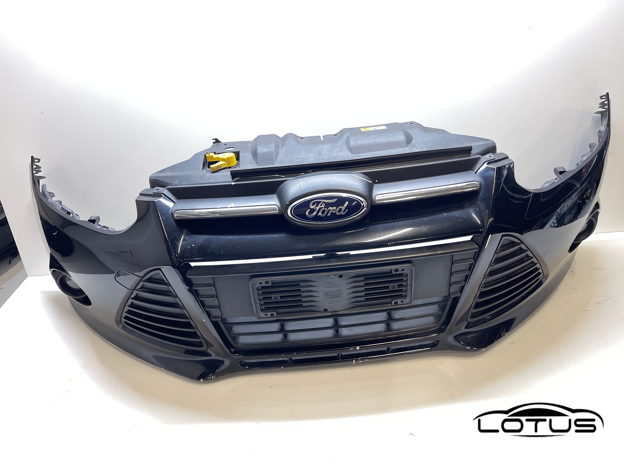 Prednji branik Ford FOCUS 2011-2015