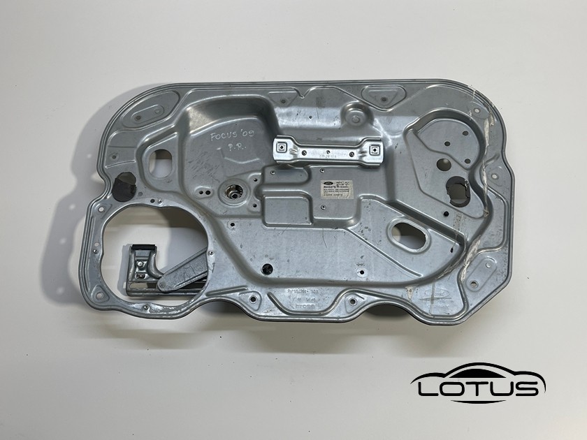 Zadnji desni podizac stakla 4V Ford FOCUS 08-11