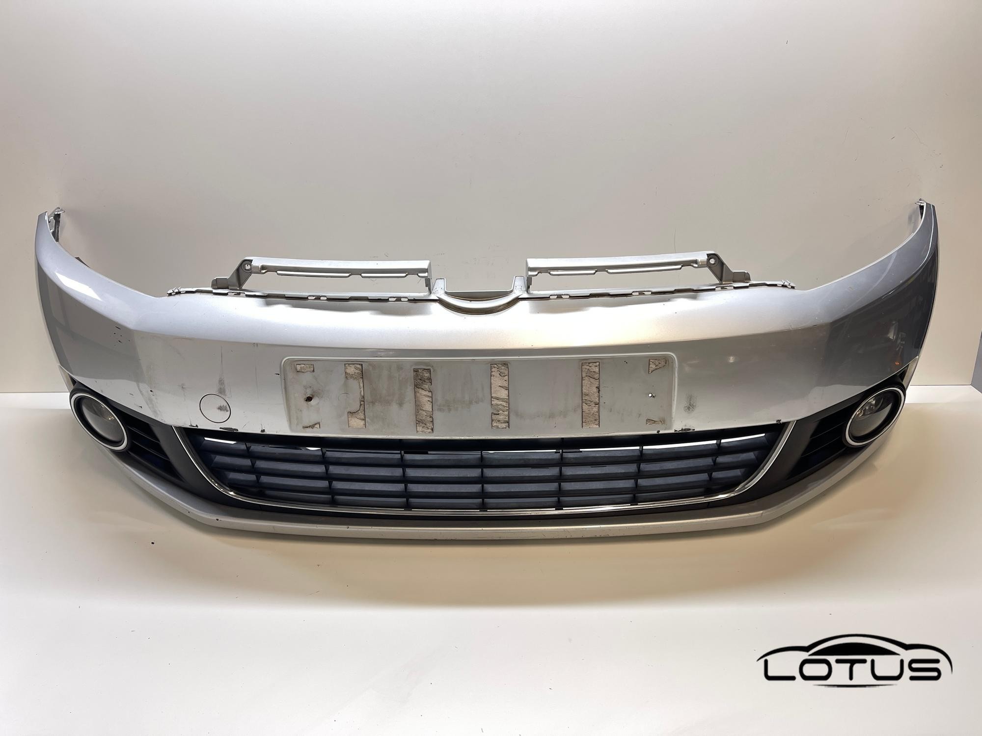 Prednji branik VW GOLF 6 2008-2012