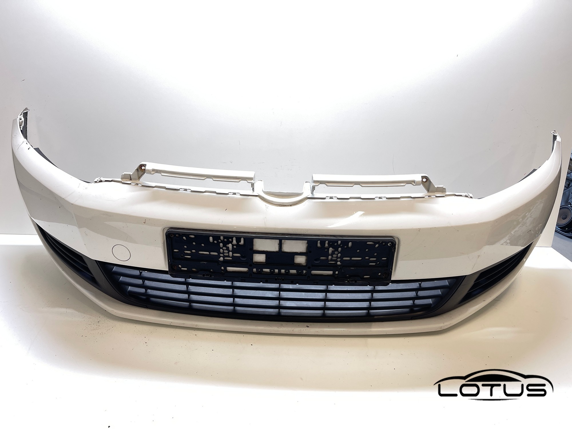 Prednji branik VW GOLF 6 2008-2012