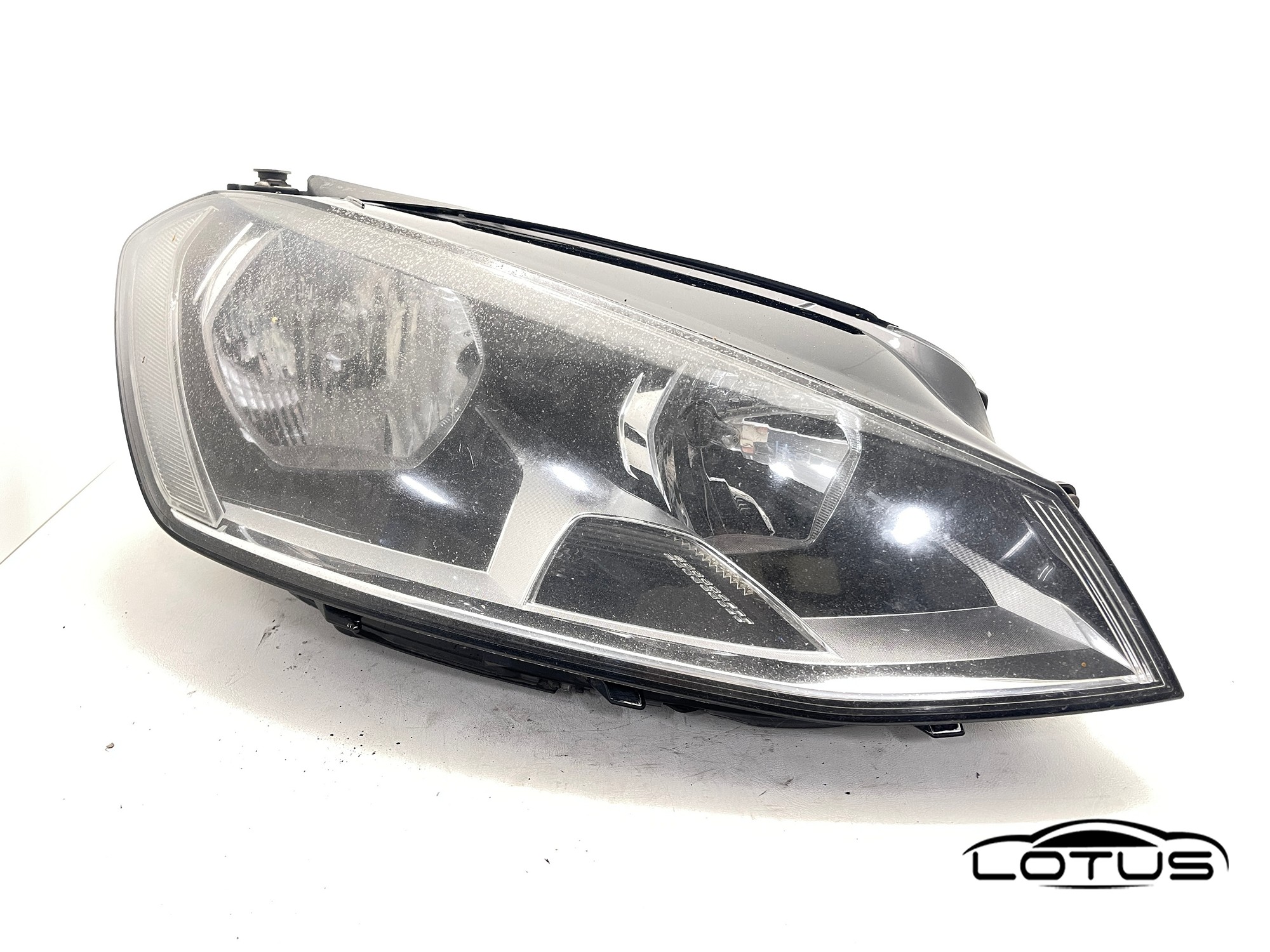 Desni far VW GOLF 7 2012-2016