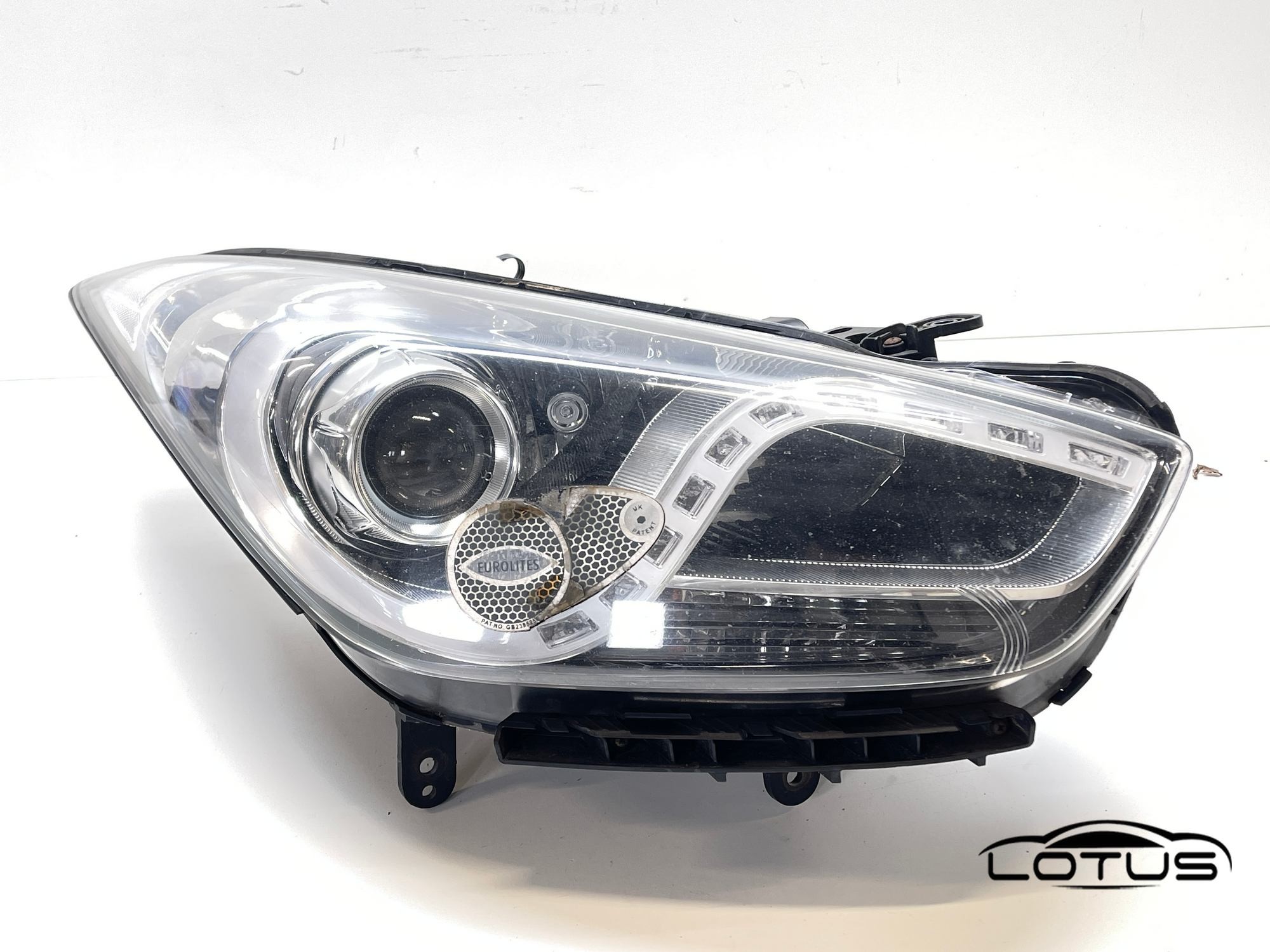 Desni far, farovi Hyundai i40 2011-2015 XENON LED