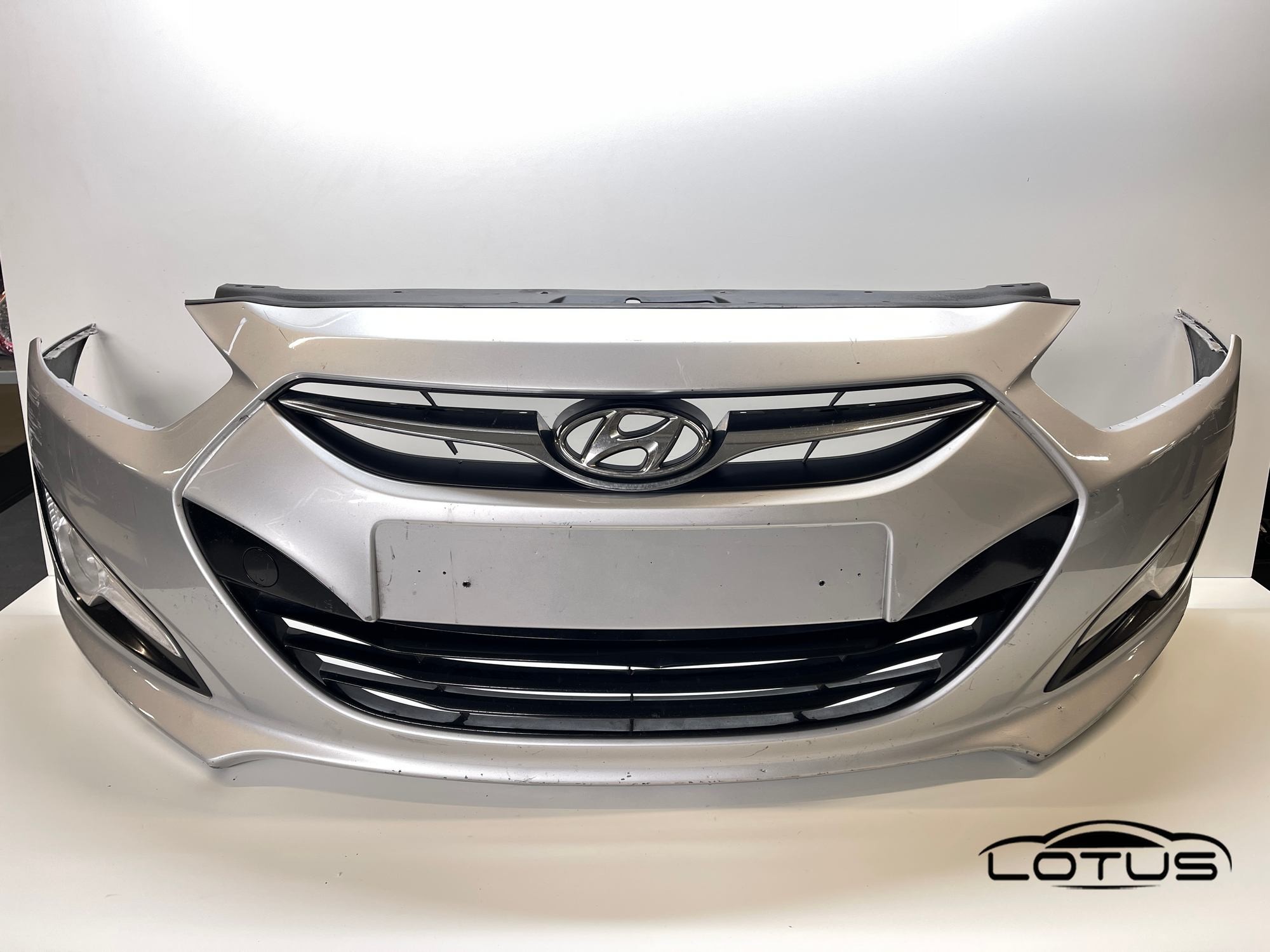 Prednji branik Hyundai i40 2011-2015