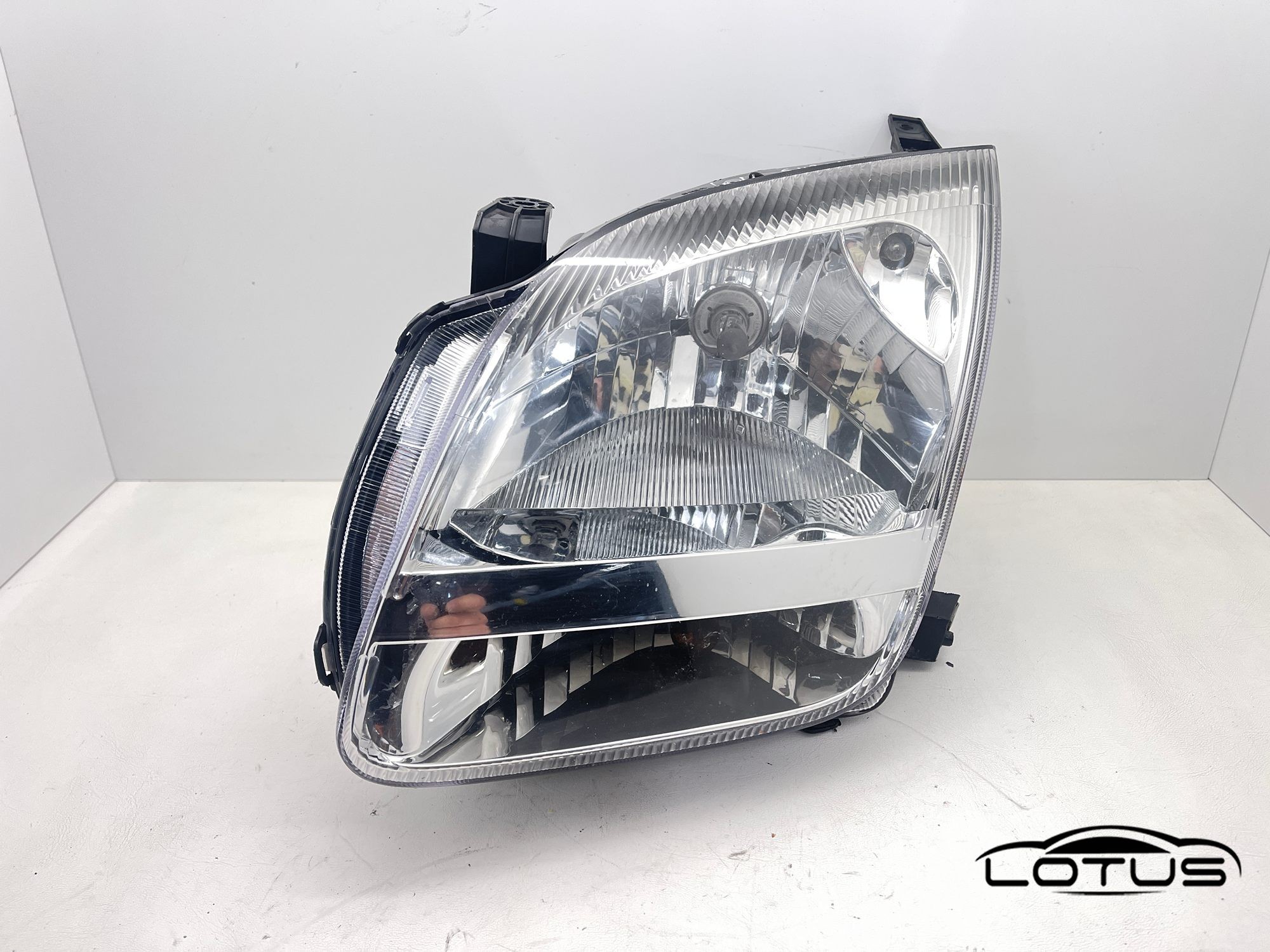 Lijevi far, farovi Suzuki IGNIS 2003-2006