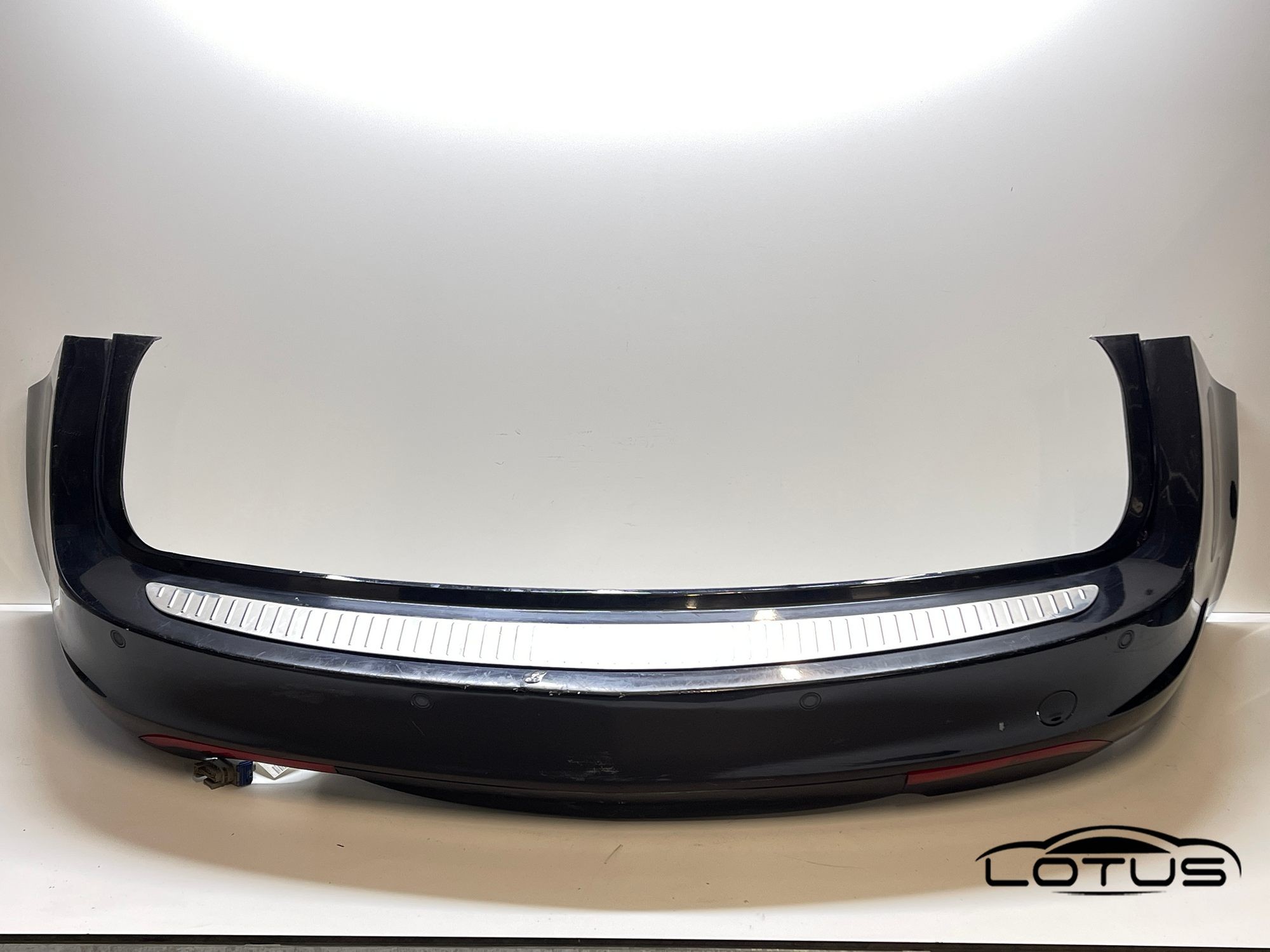 Zadnji branik Opel INSIGNIA 2008-2013 KARAVAN