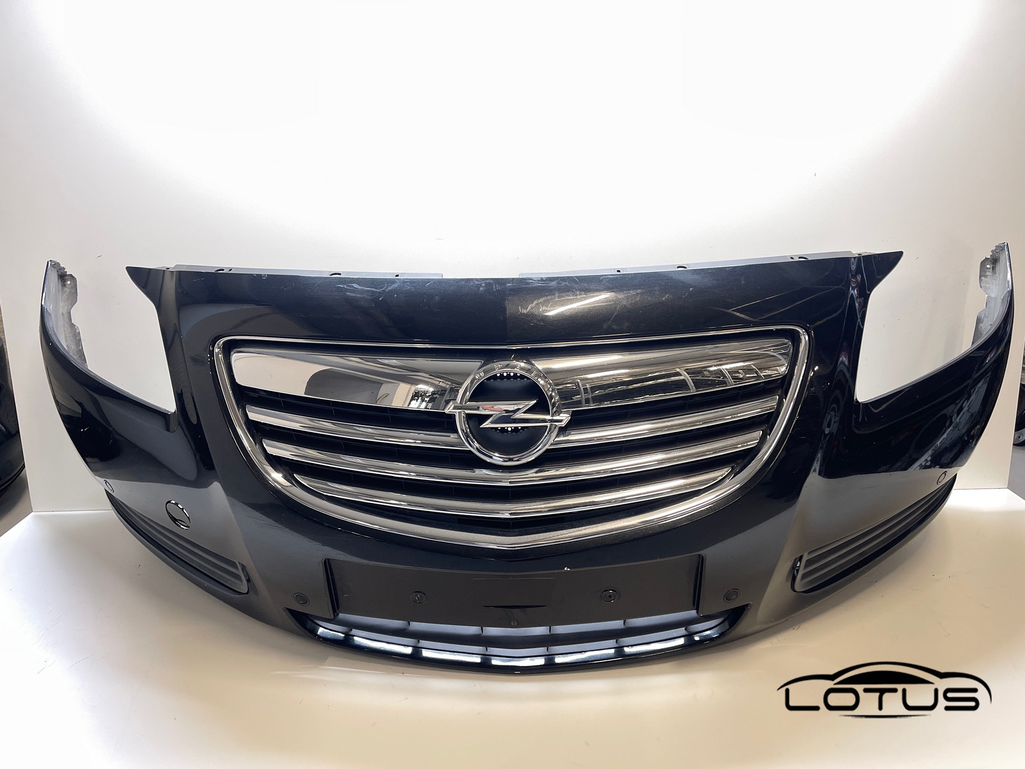 Prednji branik Opel INSIGNIA 2008-2013