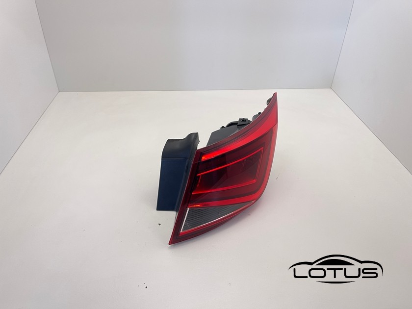 Desna štoplampa Seat LEON KARAVAN 2013-2016 LED