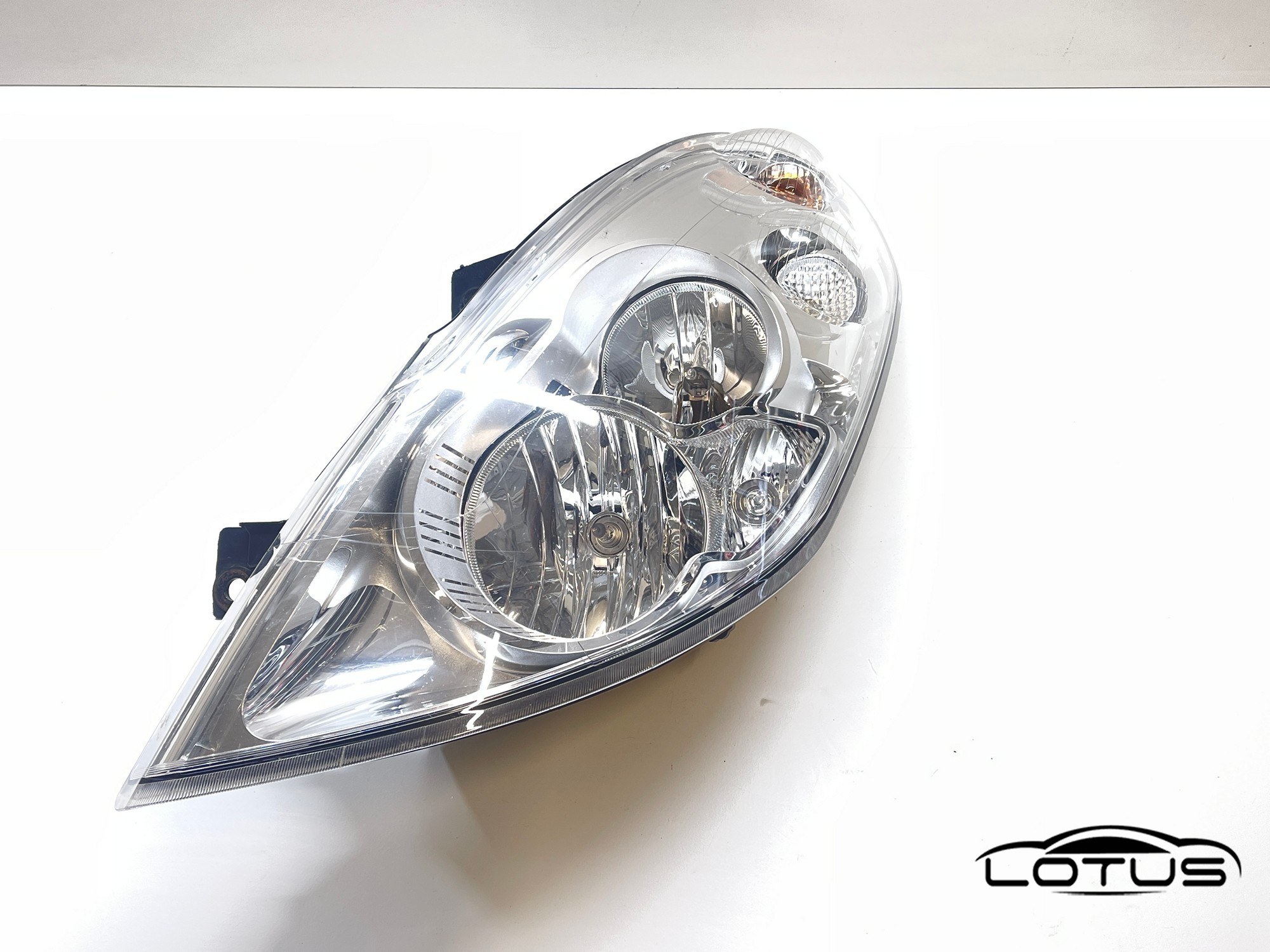 Lijevi far Renault MASTER 3 2010-2024 260609500R