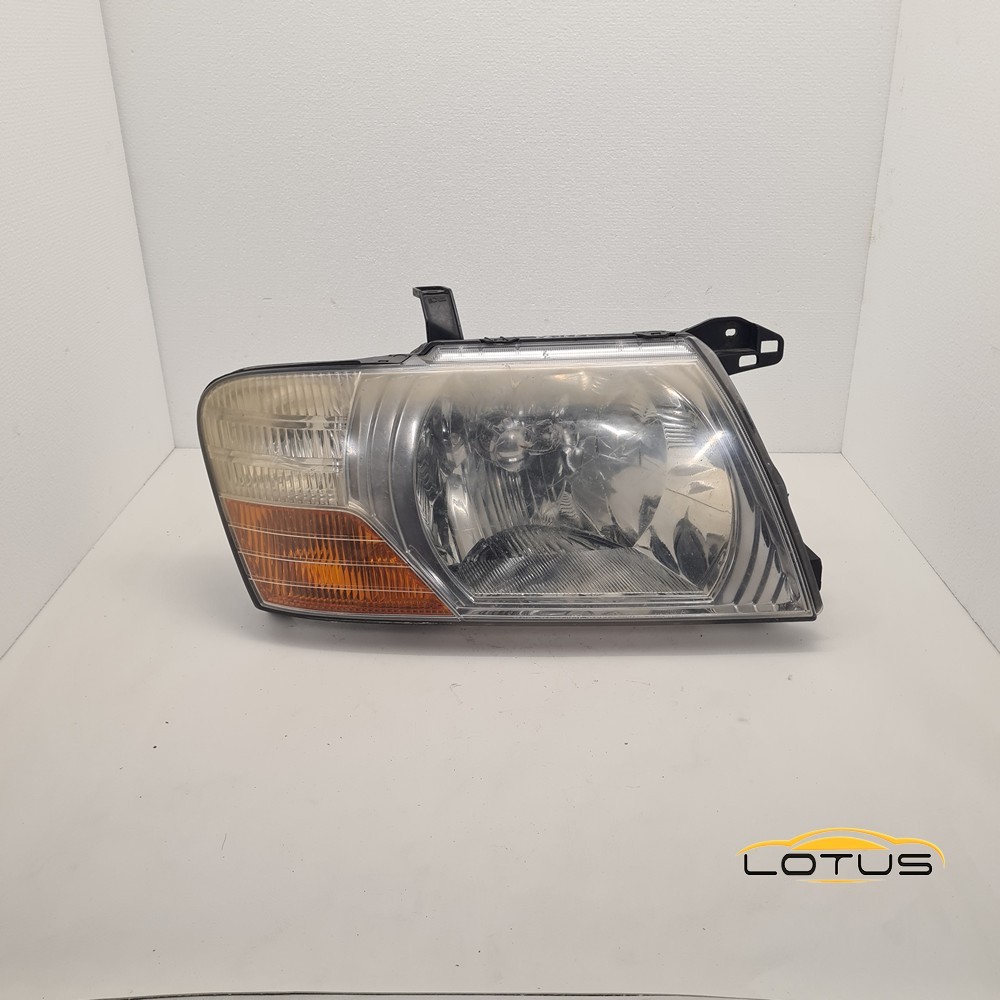 Desni far, farovi Mitsubishi PAJERO 2003-2006