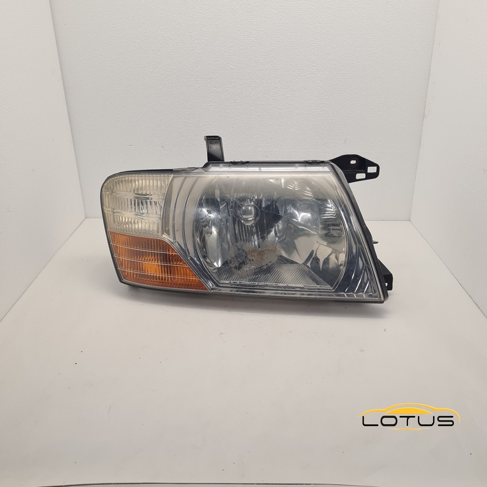 Desni far, farovi Mitsubishi PAJERO 2003-2006