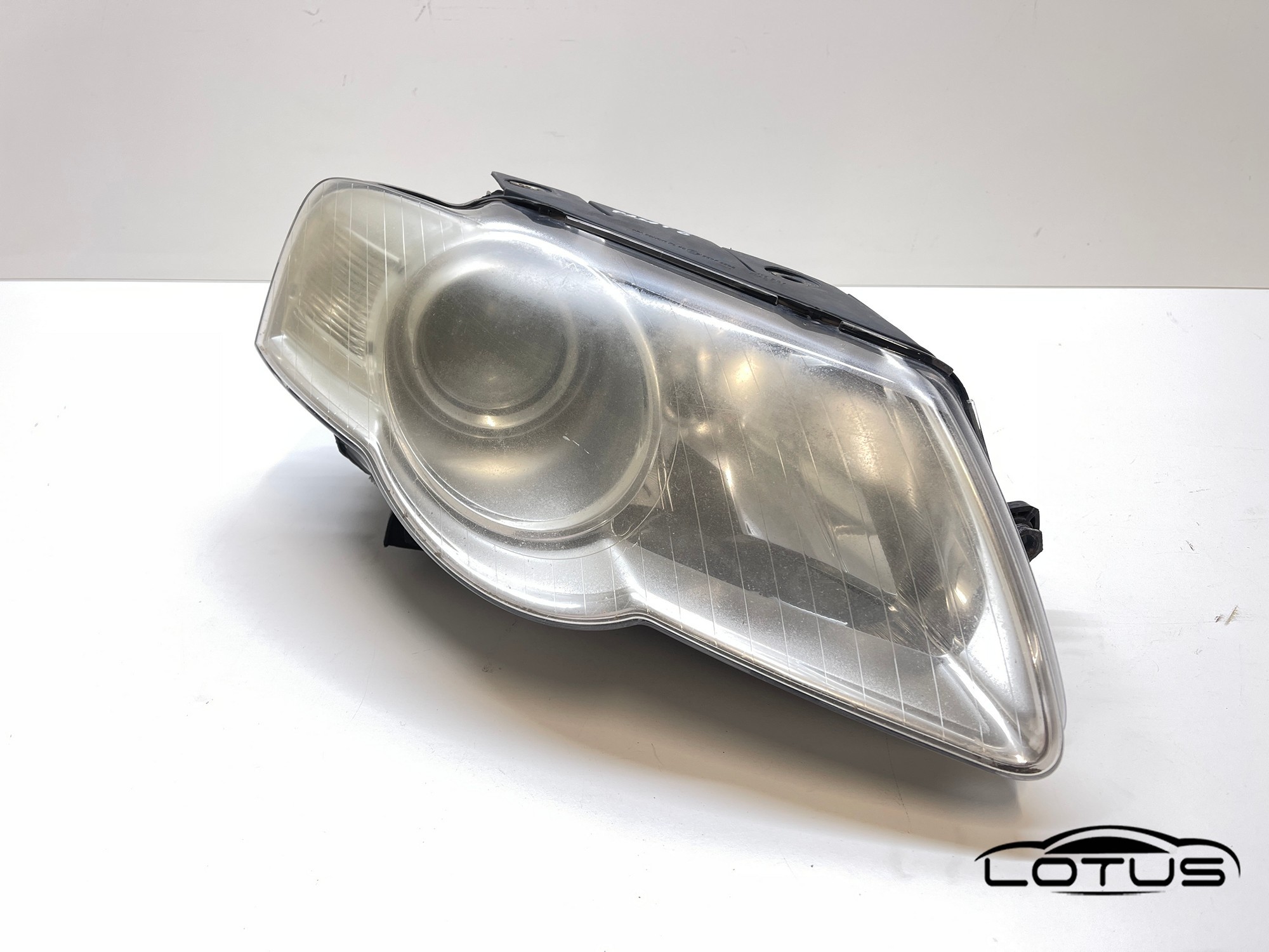 Desni far, farovi VW PASSAT 6 B6 2005-2010