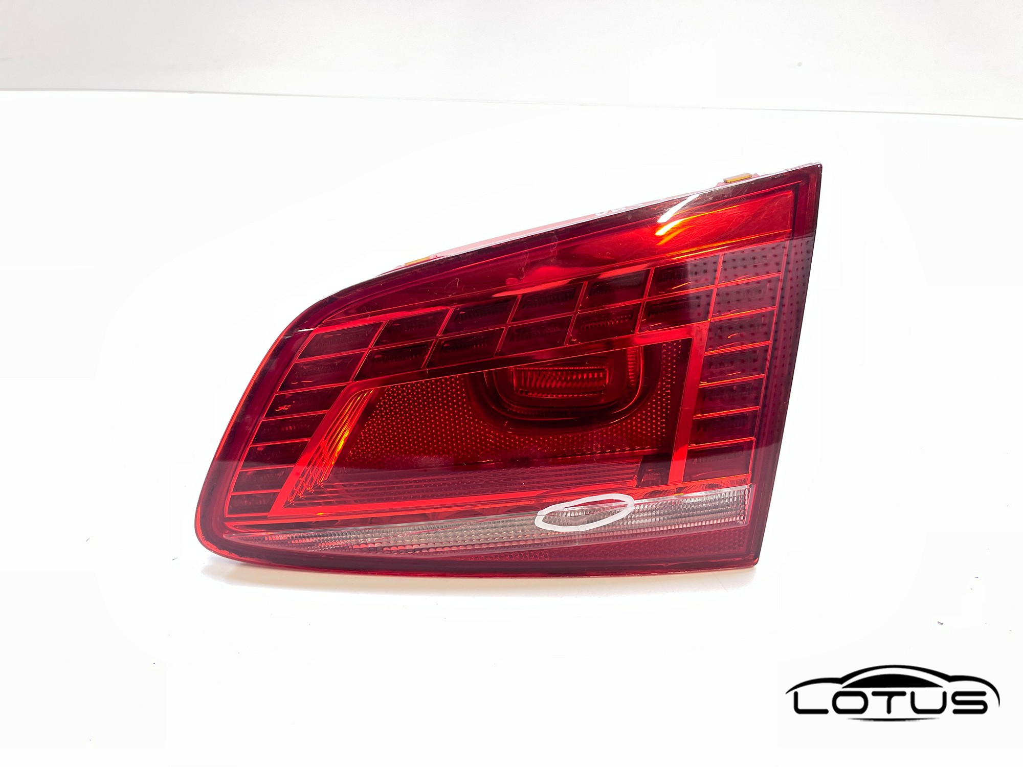 Desna štop lampa VW PASSAT 7 KARAVAN LED UNUTRASNJA