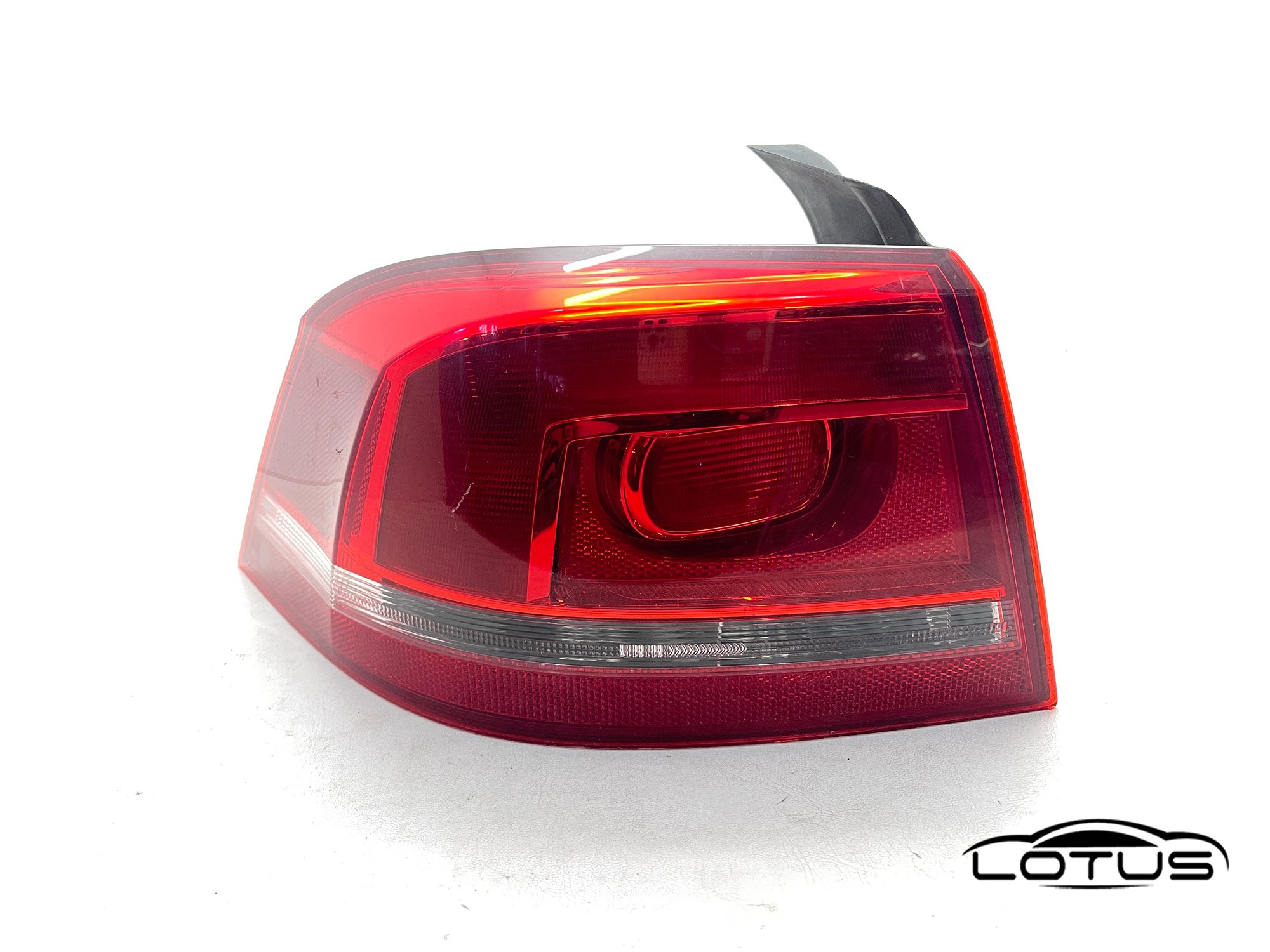 Lijeva štop lampa VW PASSAT 7 KARAVAN 2010-2015