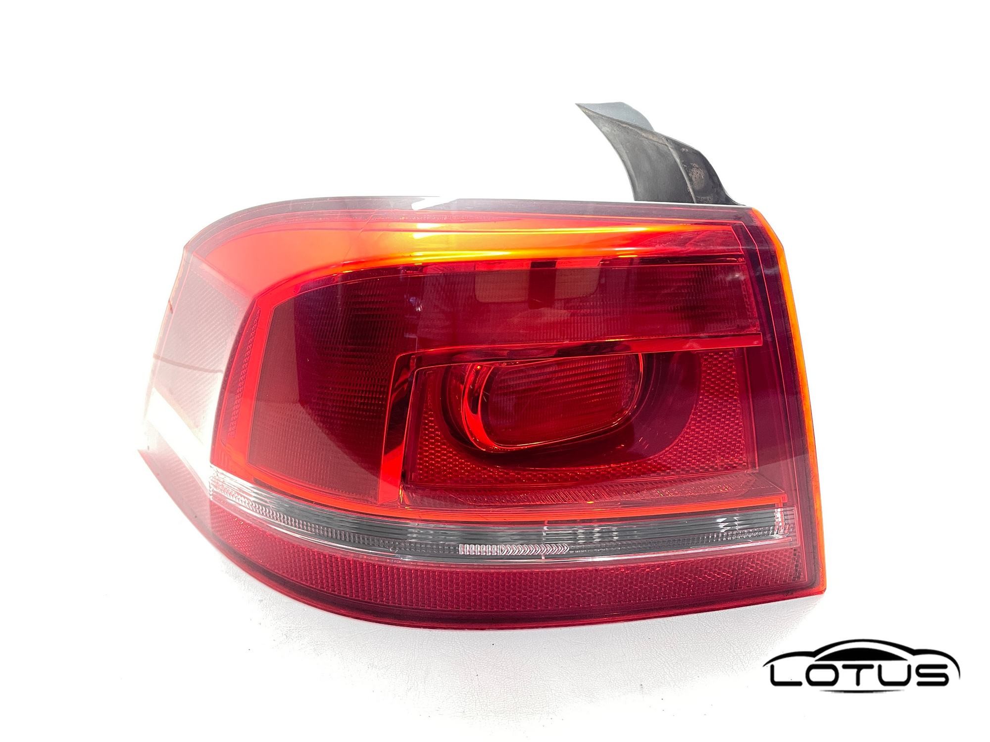 Lijeva štop lampa VW PASSAT 7 2010-2015