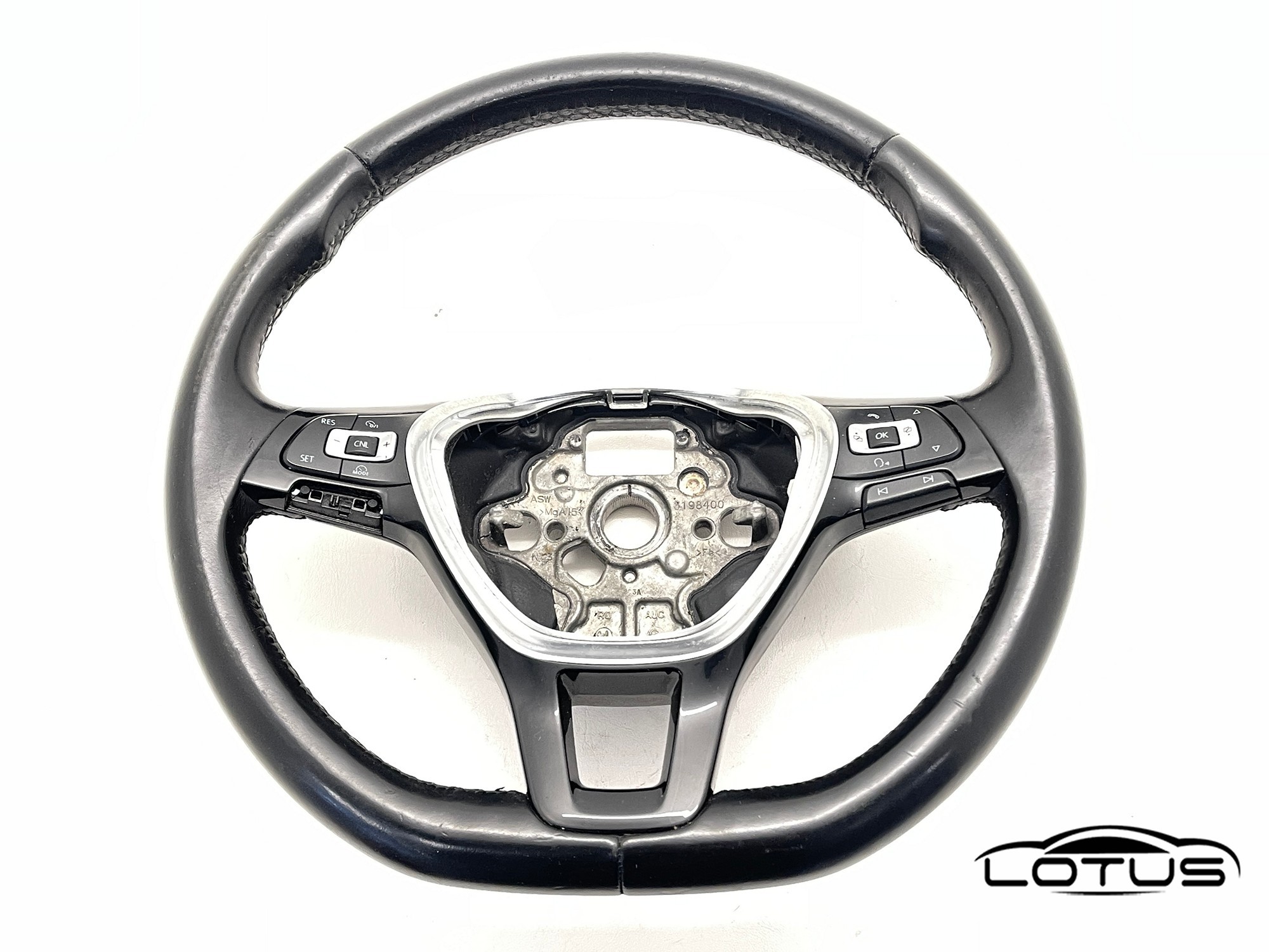 Volan VW PASSAT 8 GOLF 7 2013-2019 SA KOMANDAMA