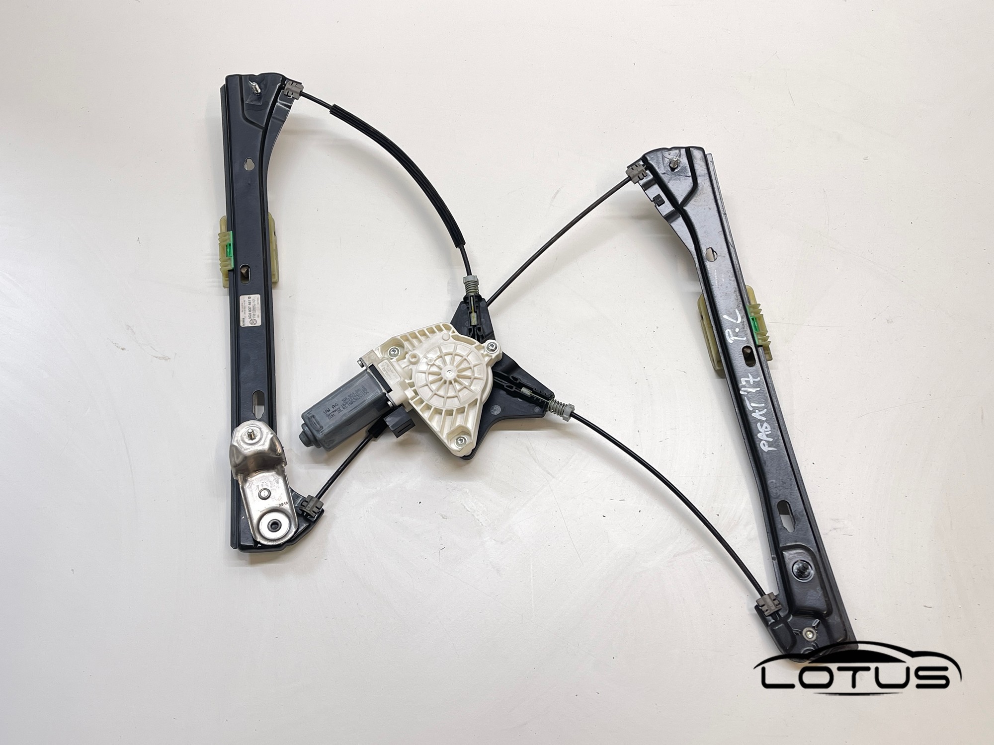 Prednji lijevi podizac stakla 4V VW PASSAT 8 2015-2018