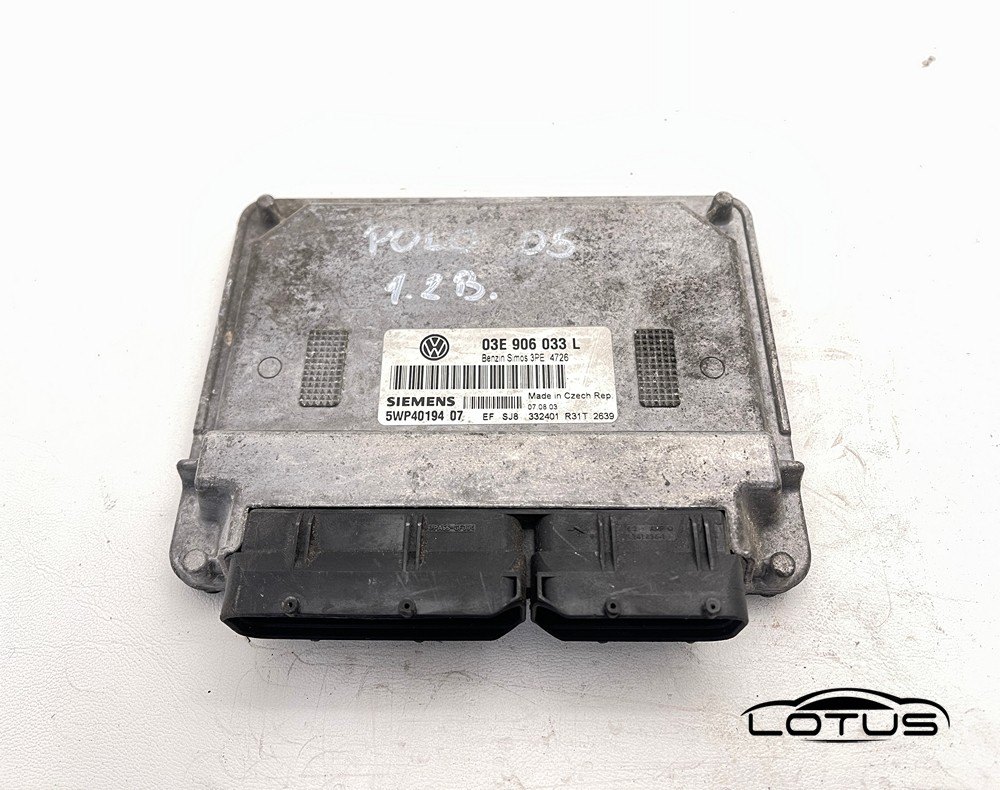 Kompjuter motora ECU  POLO 1.2 12V 03E906033L