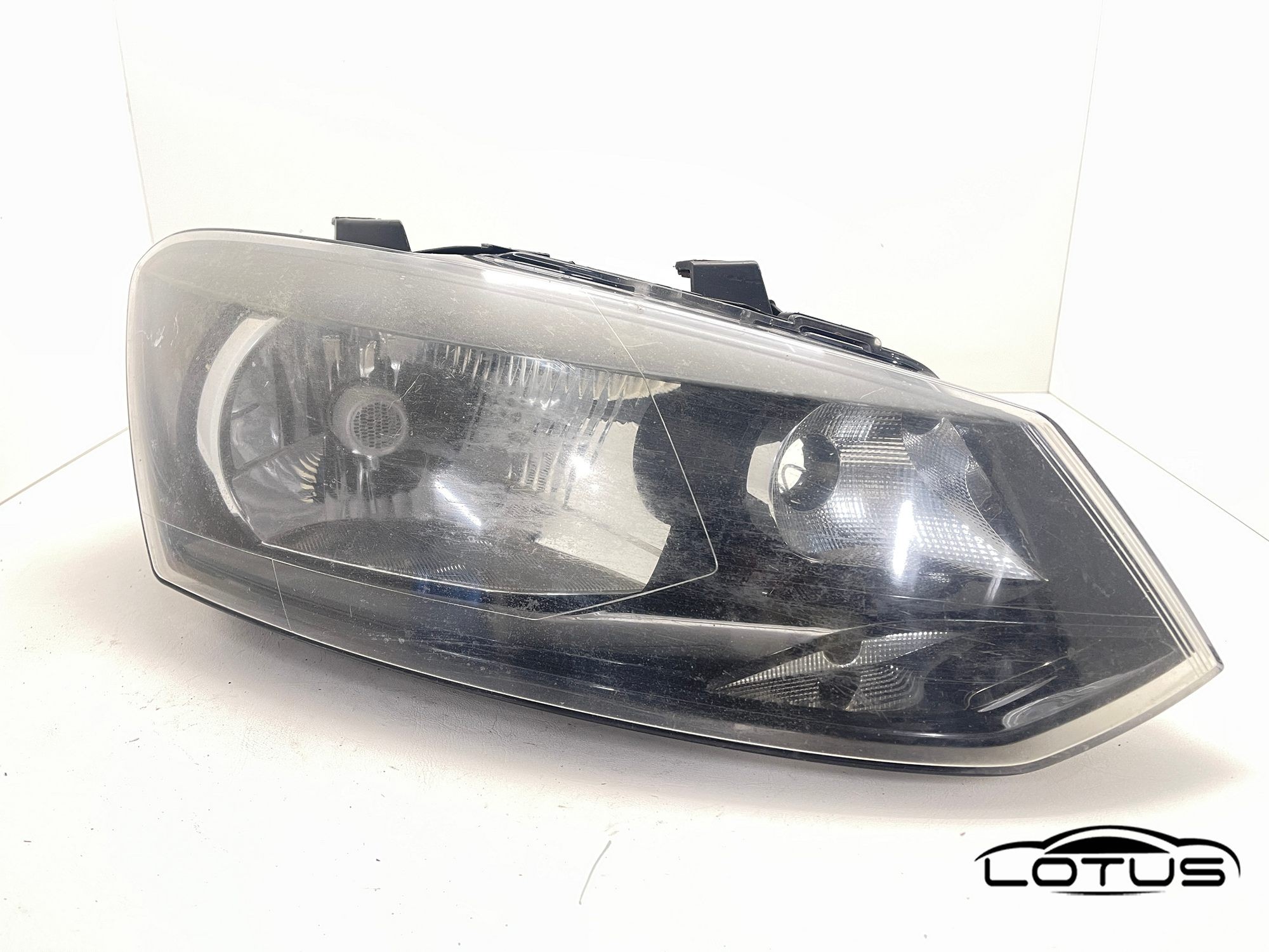 Desni far, farovi VW POLO 6R 2009-2014