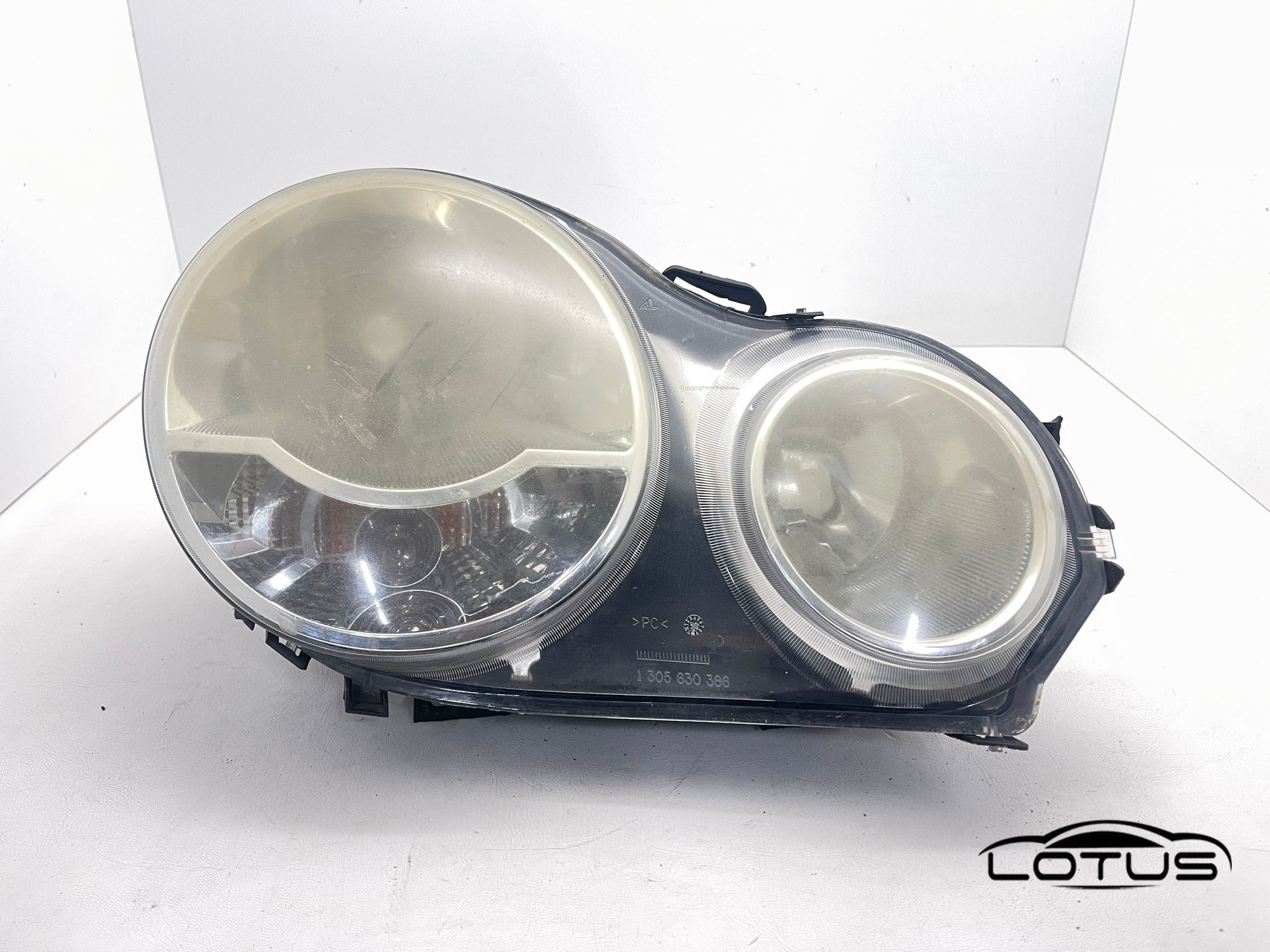 Desni far VW POLO 9N 2001-2005
